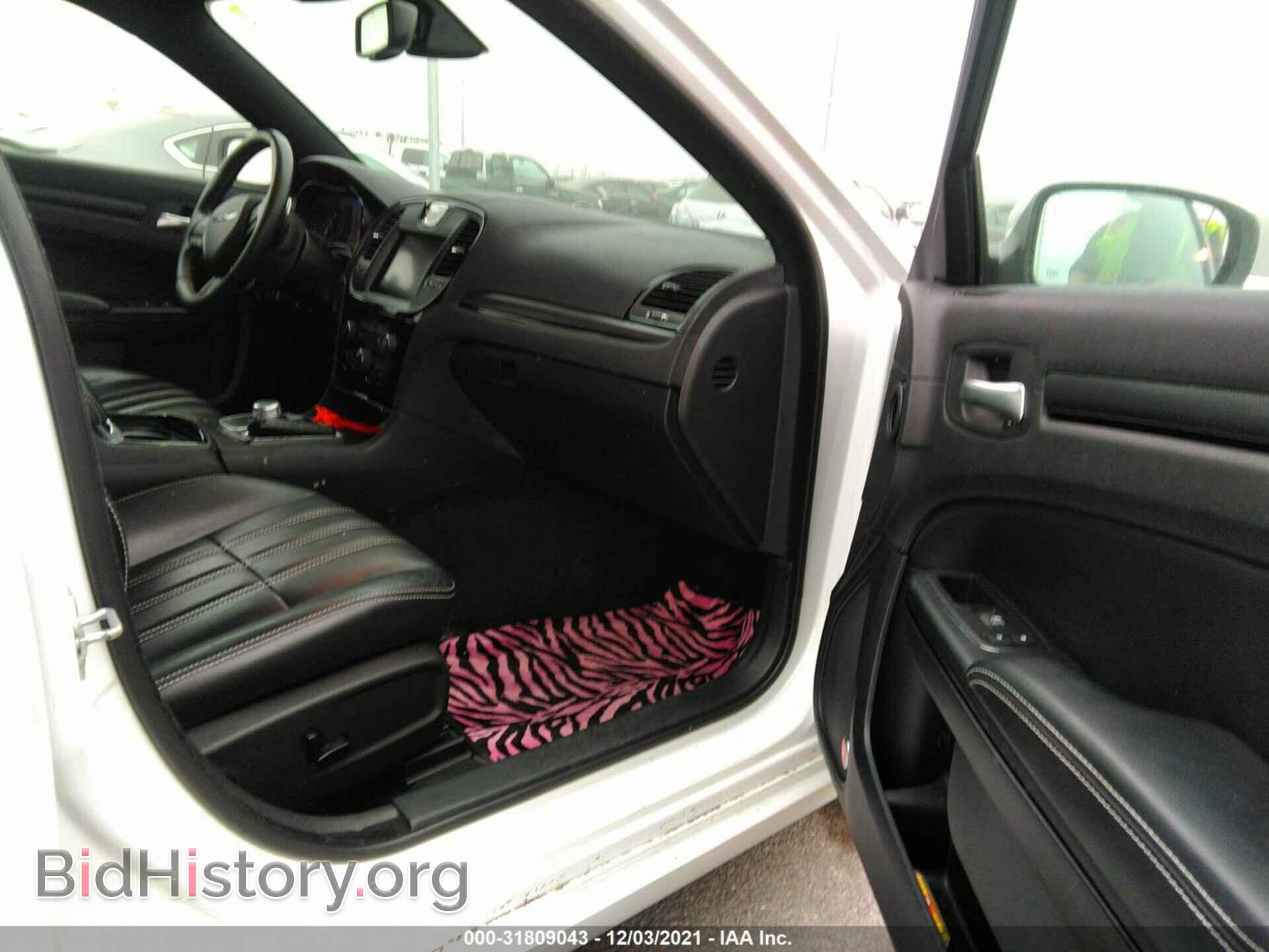 2015 CHRYSLER 300 - VIN: 2C3CCABG8FH932170 - Фото 5