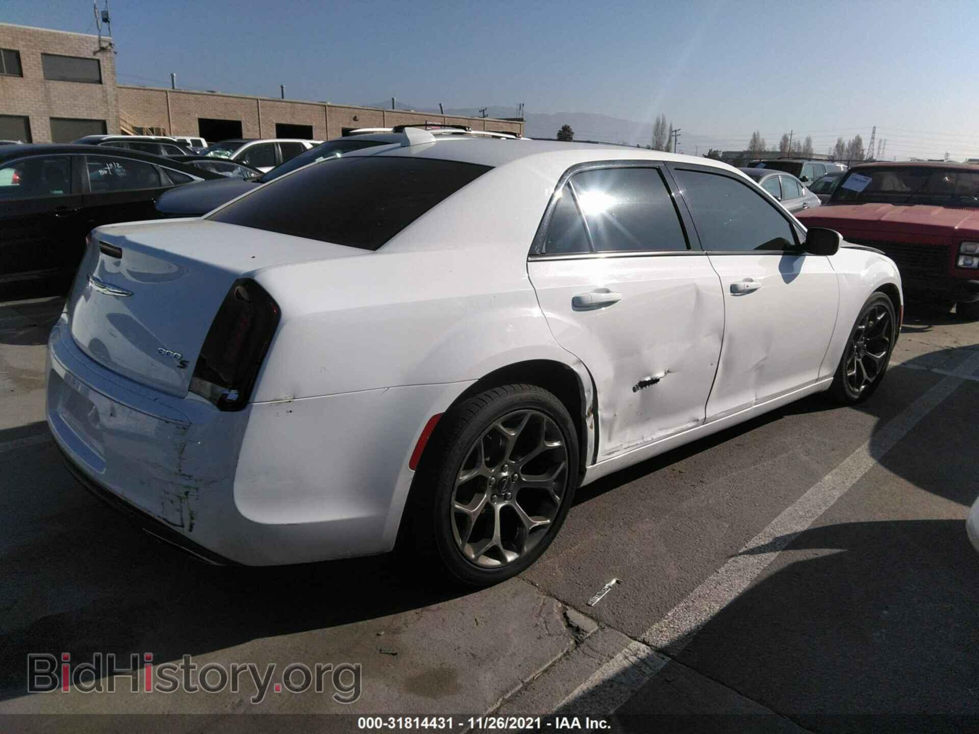 2018 CHRYSLER 300 - VIN: 2C3CCABG5JH235807 - Фото 4