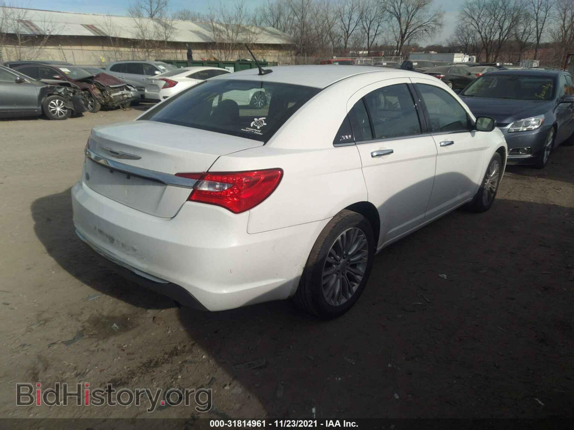 2012 CHRYSLER 200 - VIN: 1C3CCBCB2CN257315 - Фото 4
