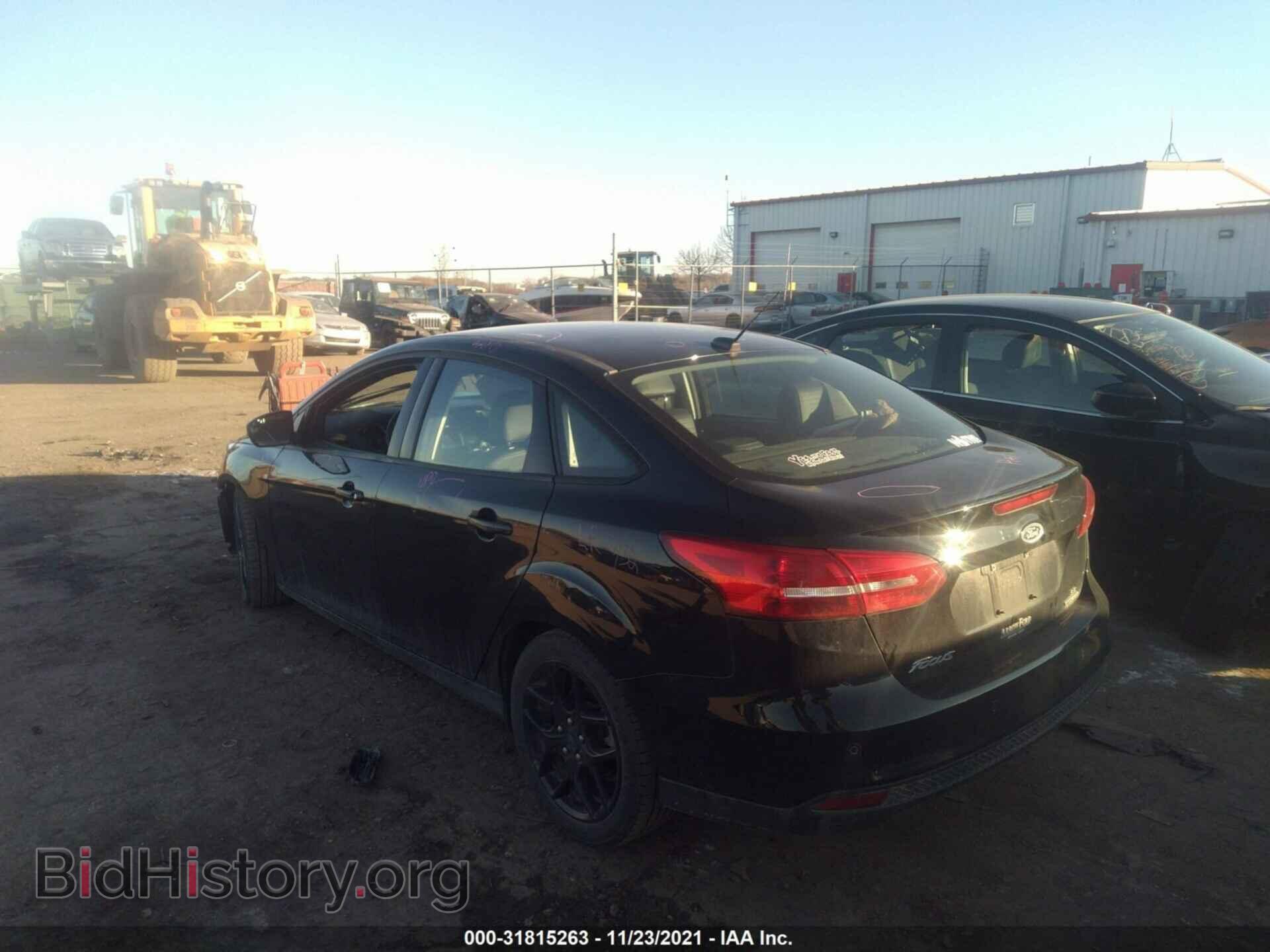 2016 FORD FOCUS - VIN: 1FADP3F2XGL267572 - Фото 3