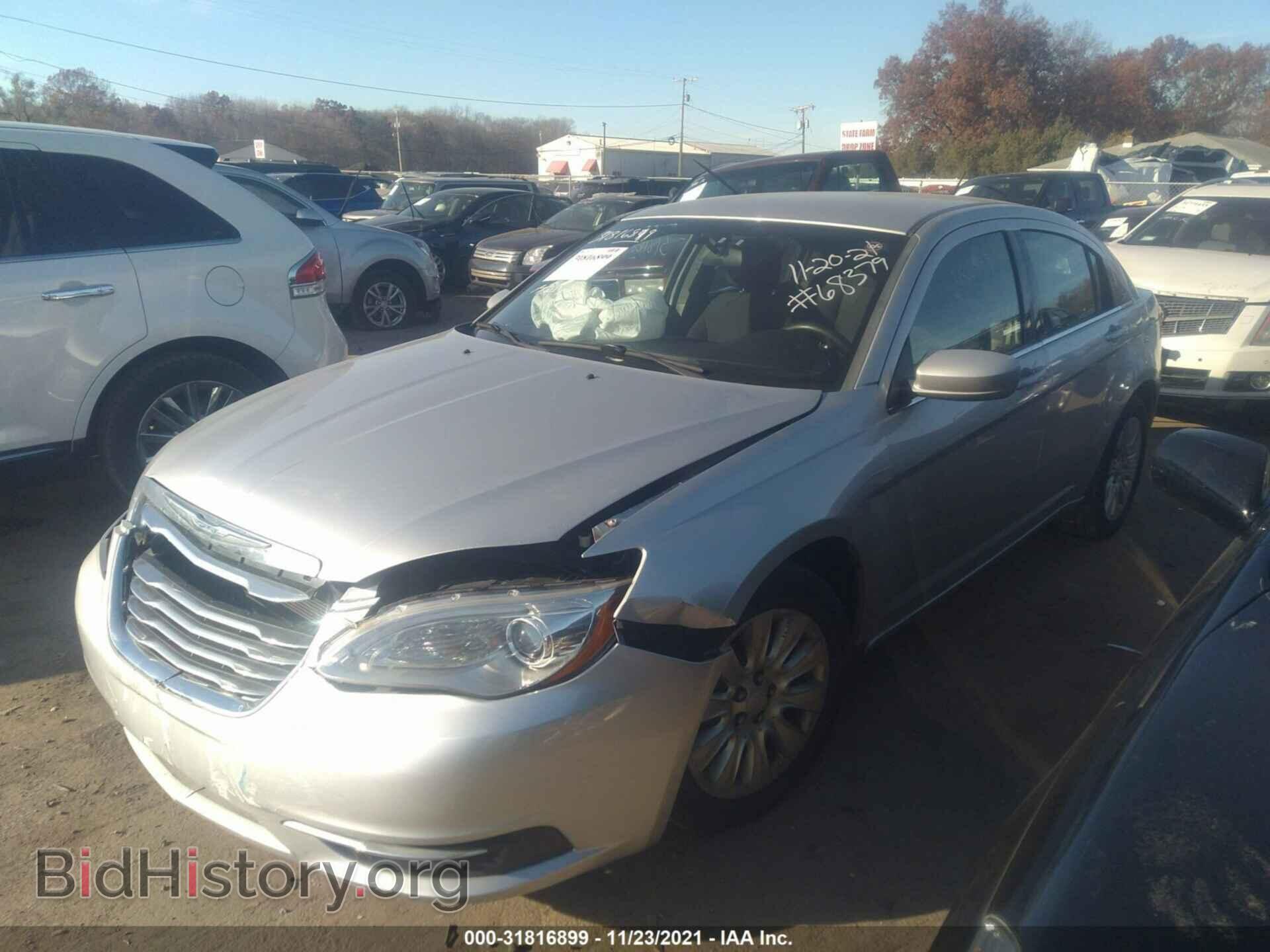2012 CHRYSLER 200 - VIN: 1C3CCBAB3CN172406 - Фото 2