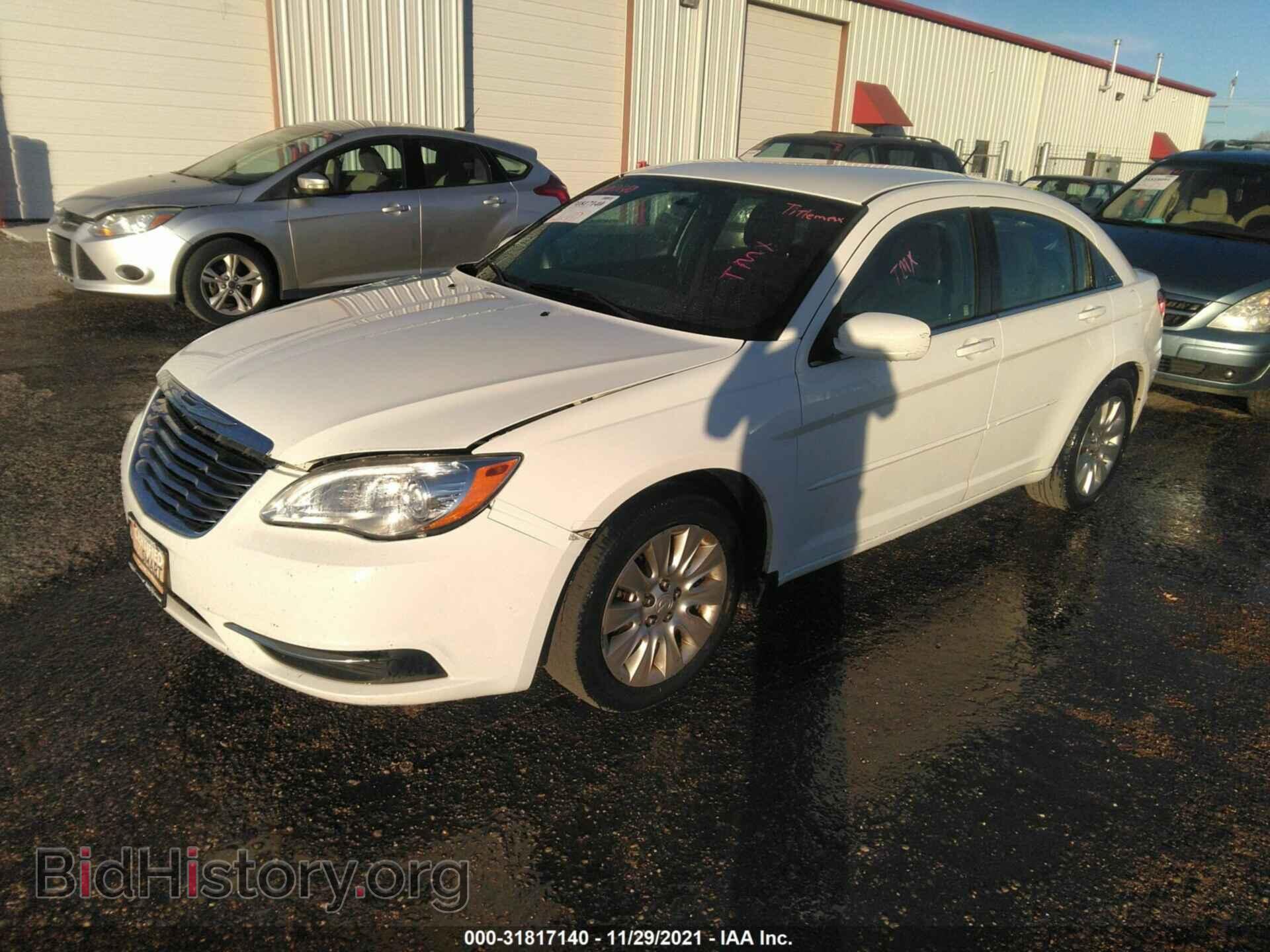 2012 CHRYSLER 200 - VIN: 1C3CCBAB3CN202391 - Фото 2
