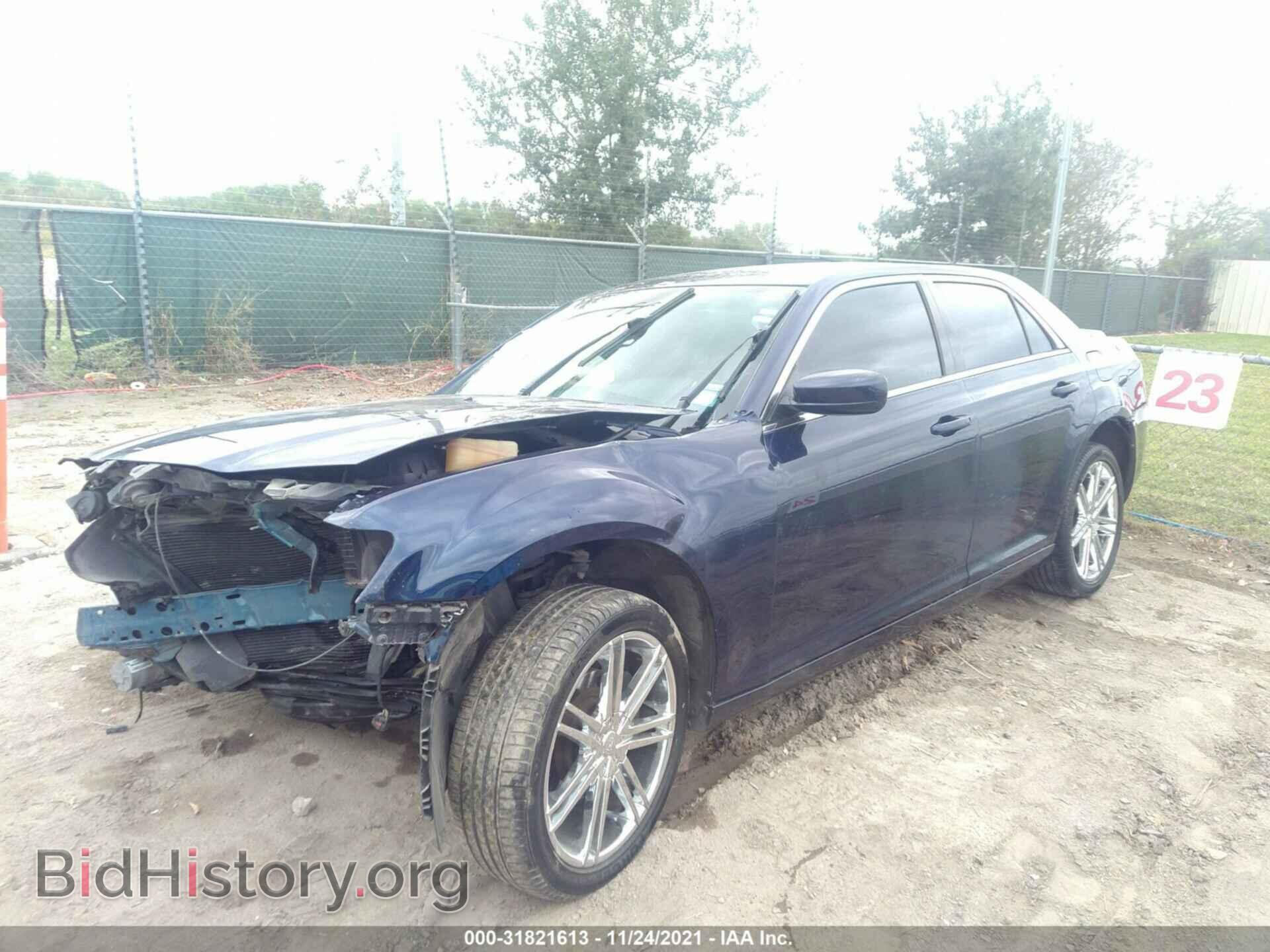 2014 CHRYSLER 300 - VIN: 2C3CCABG3EH119382 - Фото 2