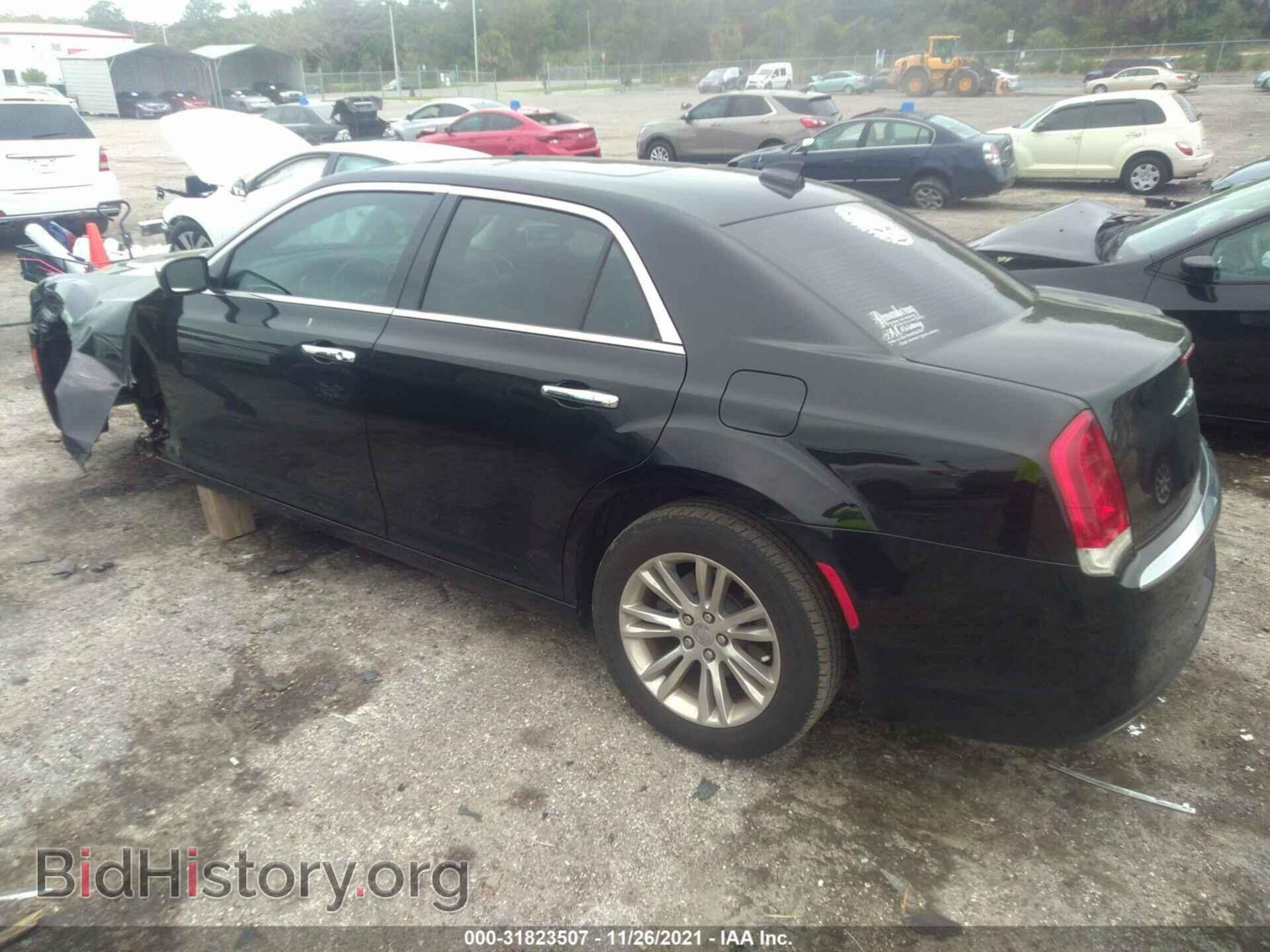 2017 CHRYSLER 300 - VIN: 2C3CCAET3HH614520 - Фото 3