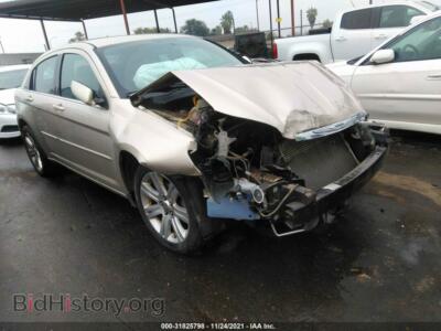2013 Chrysler 200 Touring, золотистый — VIN 1C3CCBBBXDN732356, IAAI
