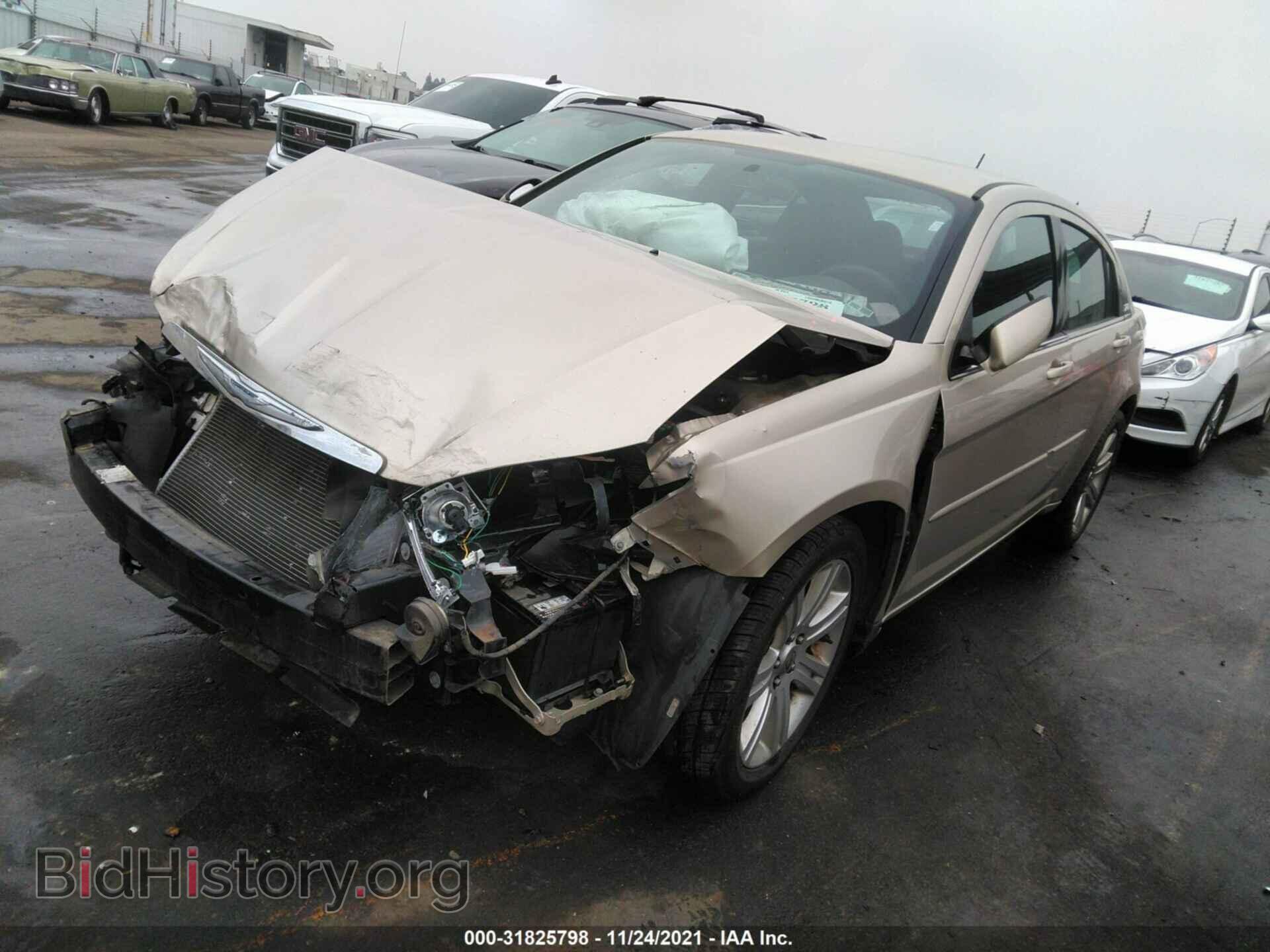 2013 CHRYSLER 200 - VIN: 1C3CCBBBXDN732356 - Photo 2