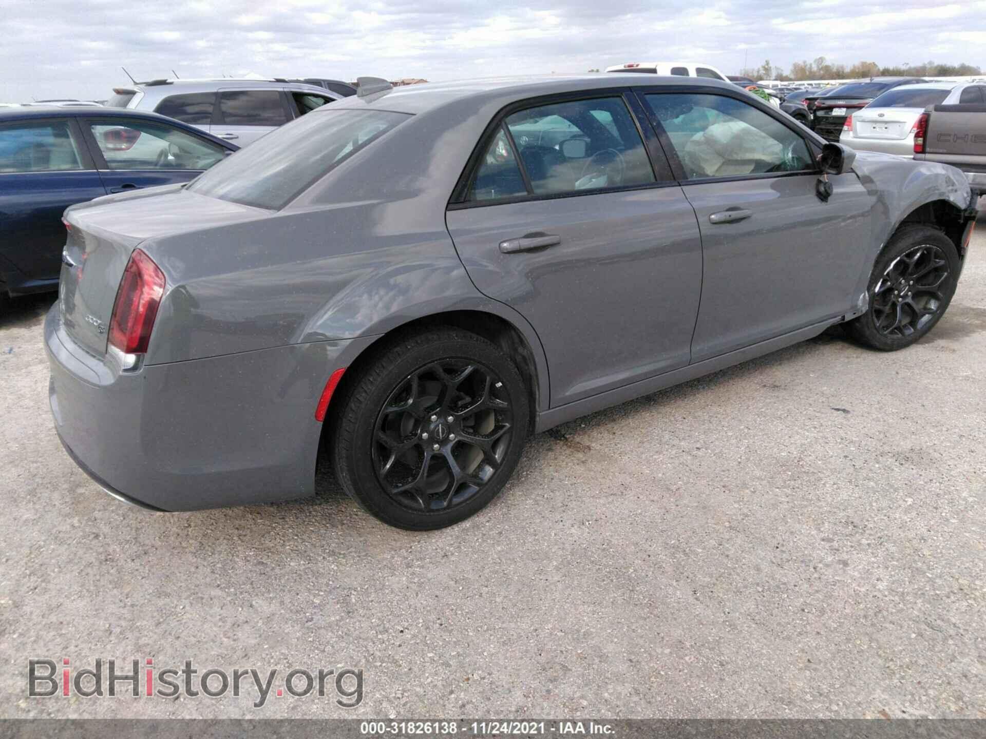 2019 CHRYSLER 300 - VIN: 2C3CCABG6KH516578 - Photo 4