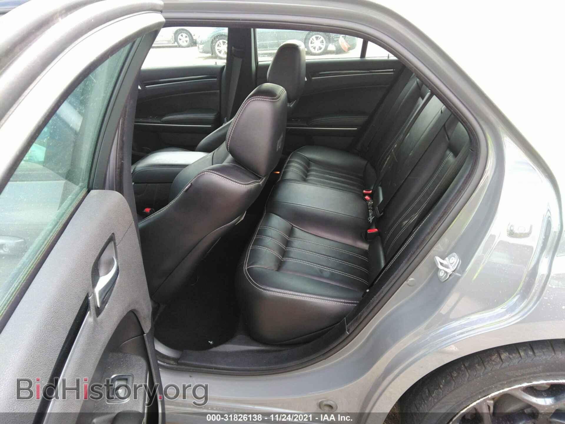 2019 CHRYSLER 300 - VIN: 2C3CCABG6KH516578 - Photo 8
