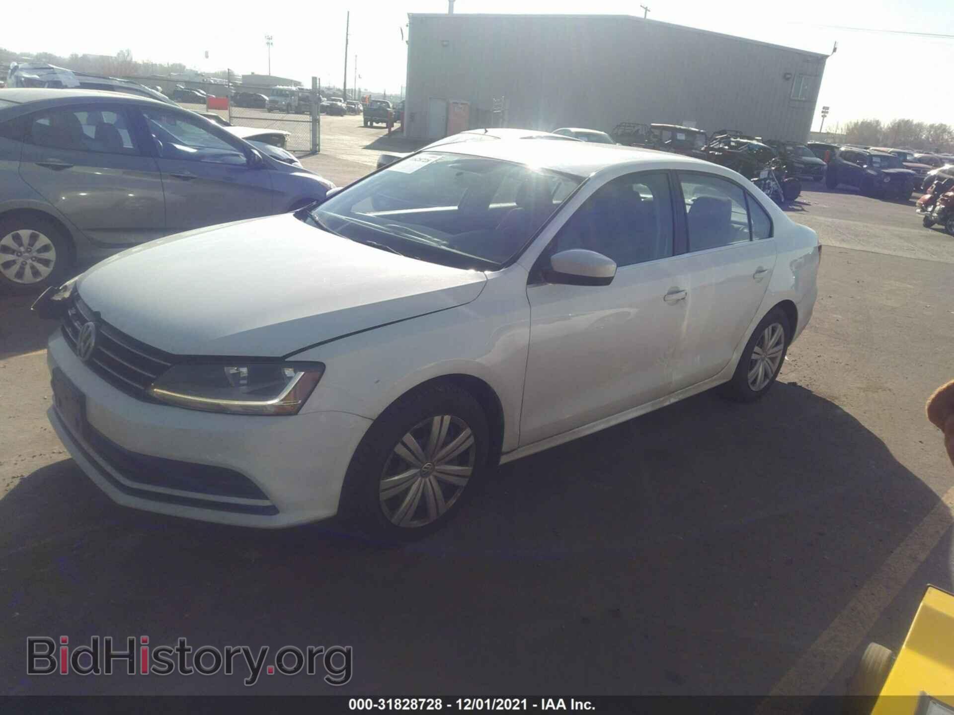 2017 VOLKSWAGEN JETTA - VIN: 3VW2B7AJ2HM398241 - Фото 2