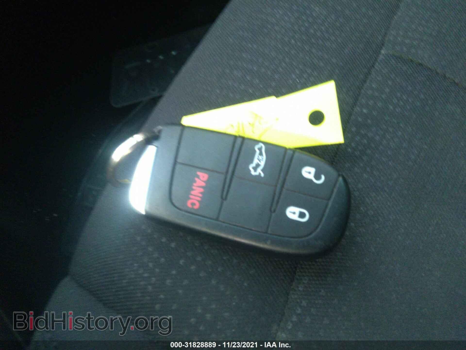 2015 CHRYSLER 200 - VIN: 1C3CCCAB5FN604262 - Фото 11