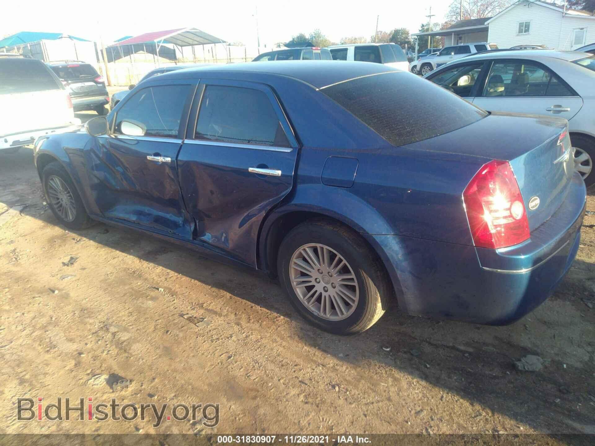 2010 CHRYSLER 300 - VIN: 2C3CA4CD1AH132279 - Фото 3