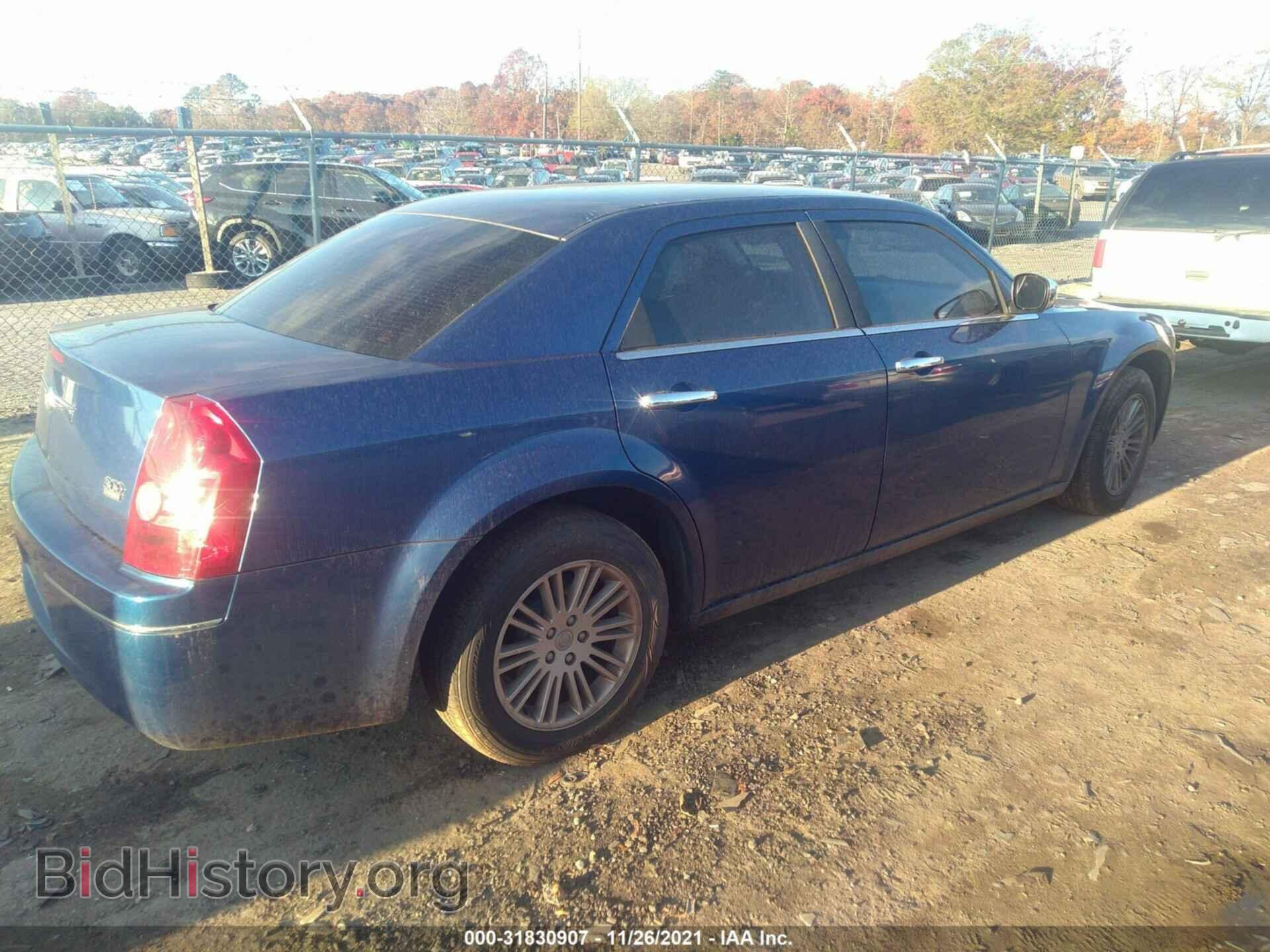 2010 CHRYSLER 300 - VIN: 2C3CA4CD1AH132279 - Фото 4
