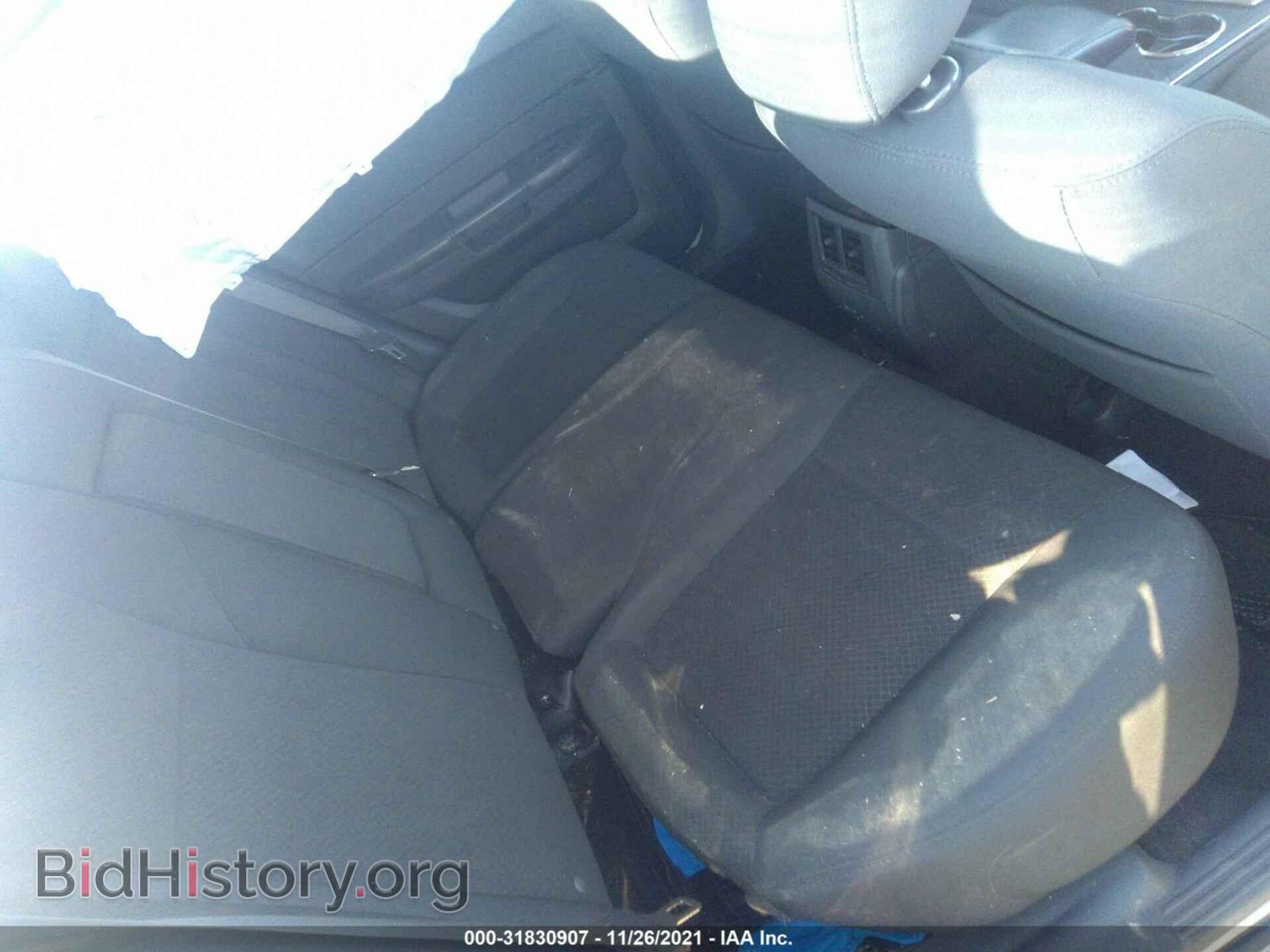 2010 CHRYSLER 300 - VIN: 2C3CA4CD1AH132279 - Фото 8