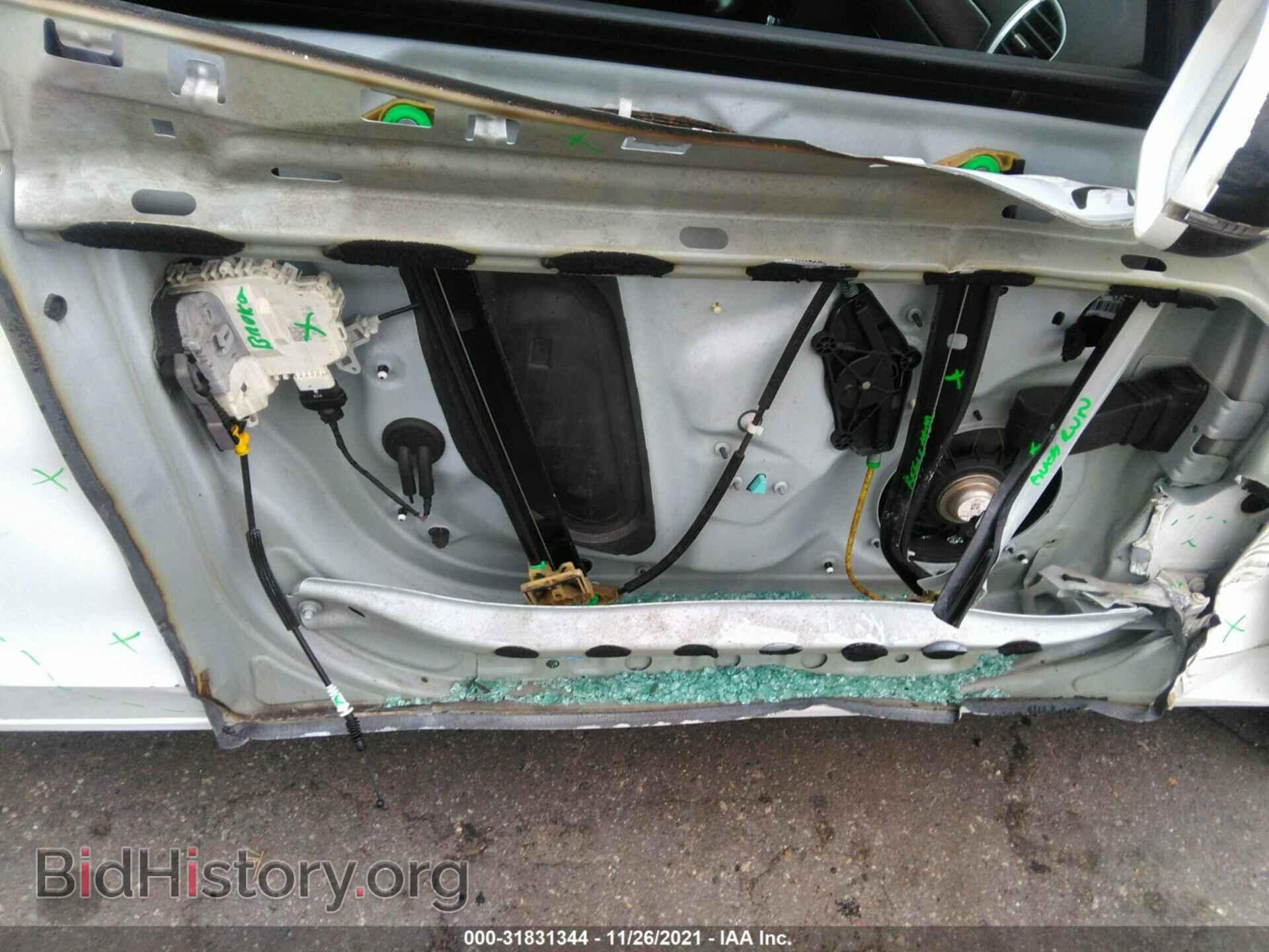 2013 AUDI A4 - VIN: WAUAFAFL8DN047194 - Фото 6