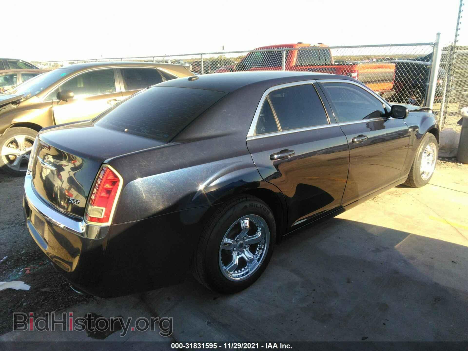 2012 CHRYSLER 300 - VIN: 2C3CCAAG2CH174548 - Фото 4