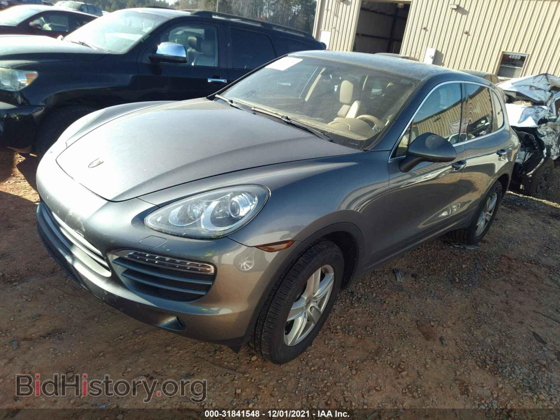 2011 PORSCHE CAYENNE - VIN: WP1AA2A29BLA05100 - Photo 2