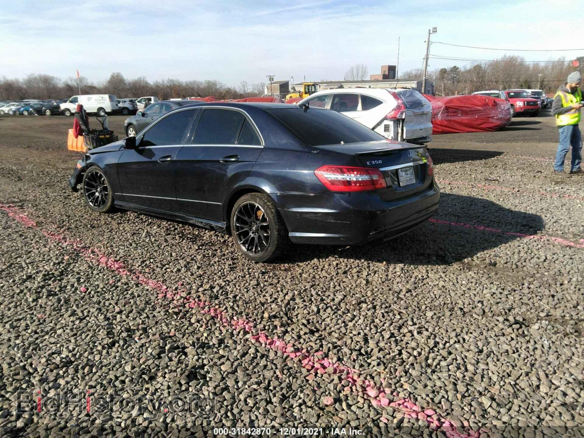 2011 MERCEDES-BENZ E-CLASS - VIN: WDDHF8HB2BA388745 - Фото 3