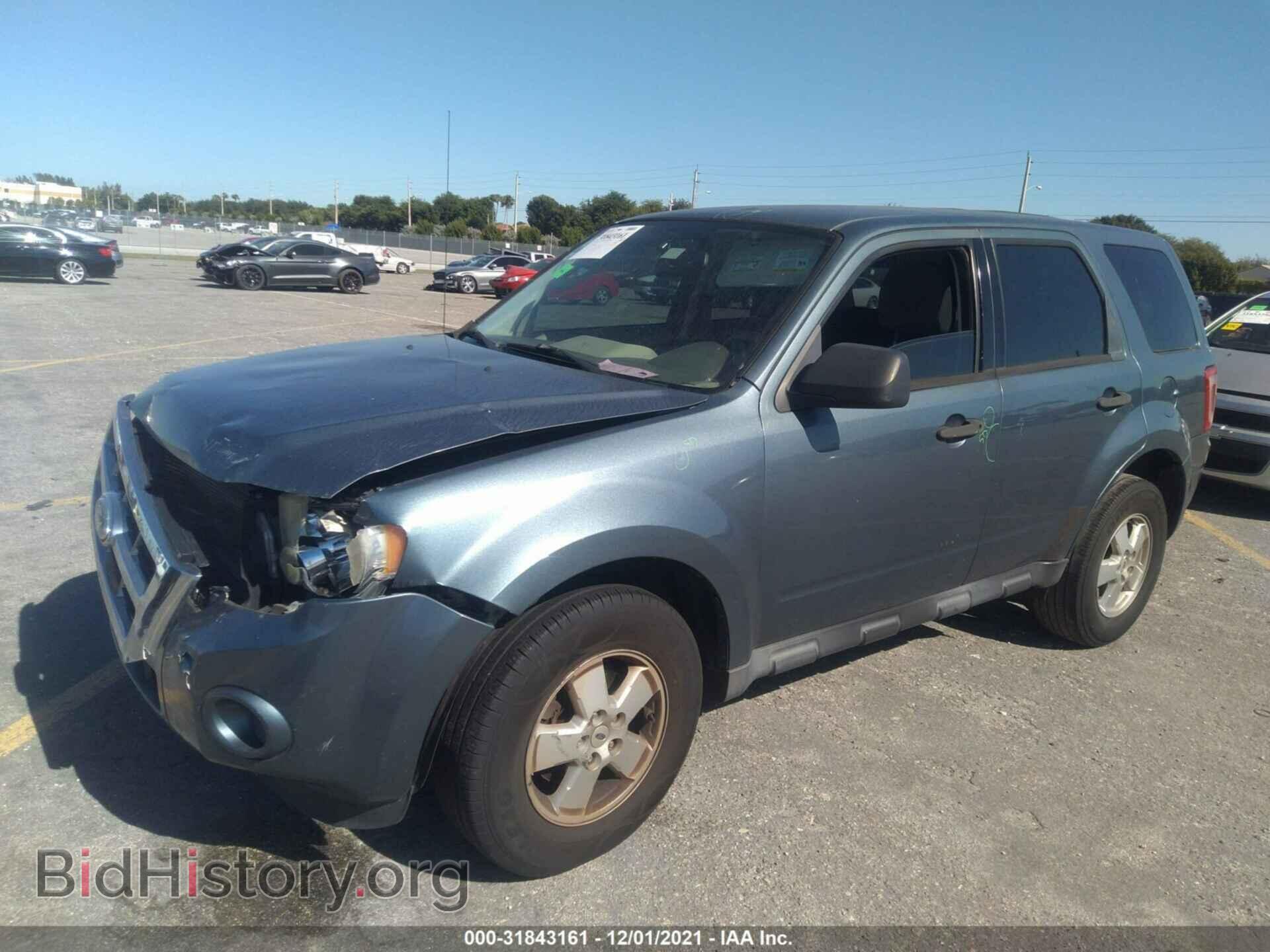 2011 FORD ESCAPE - VIN: 1FMCU0C71BKB88850 - Фото 2
