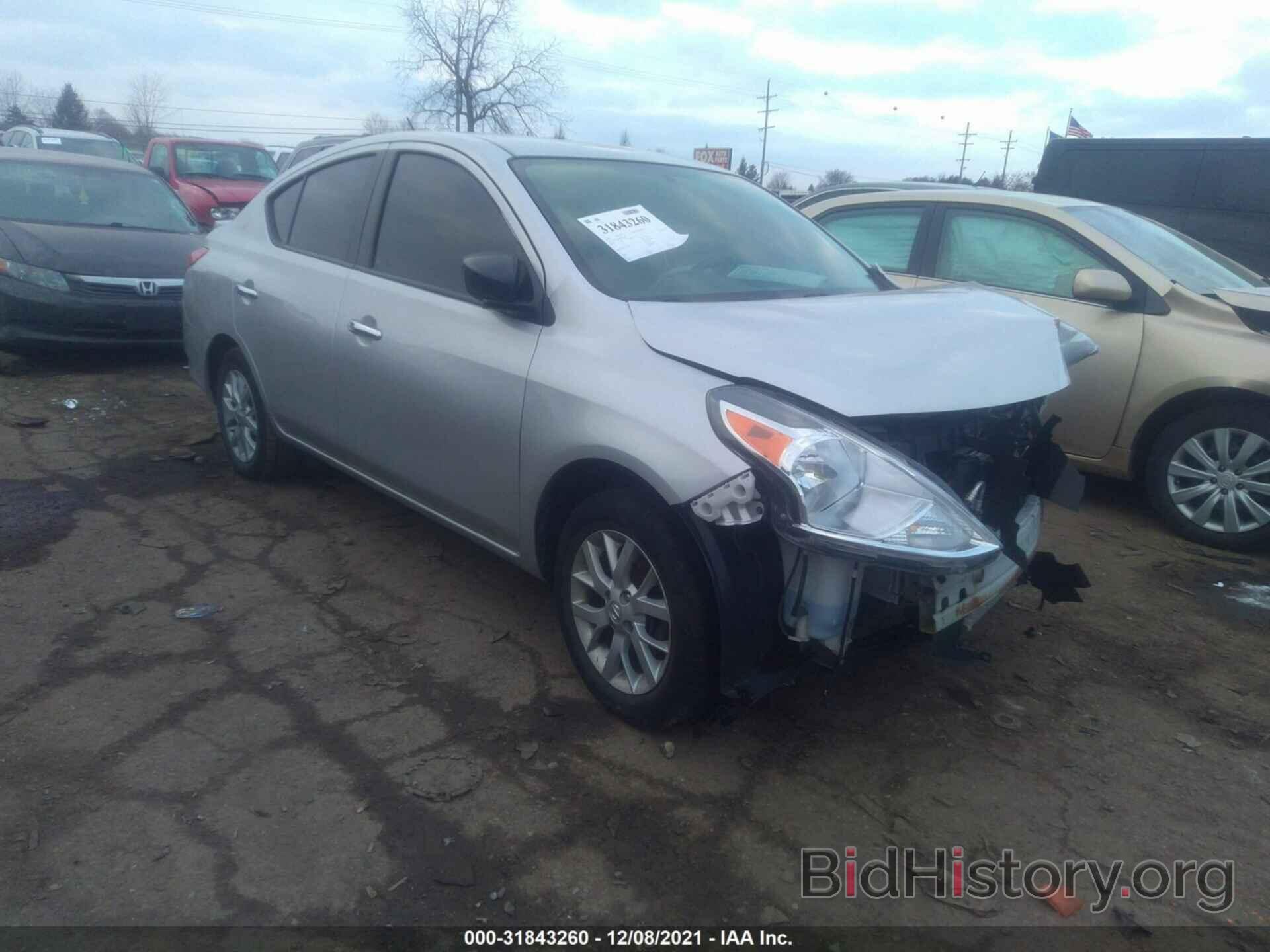 Photo 3N1CN7AP8JL872369 - NISSAN VERSA SEDAN 2018