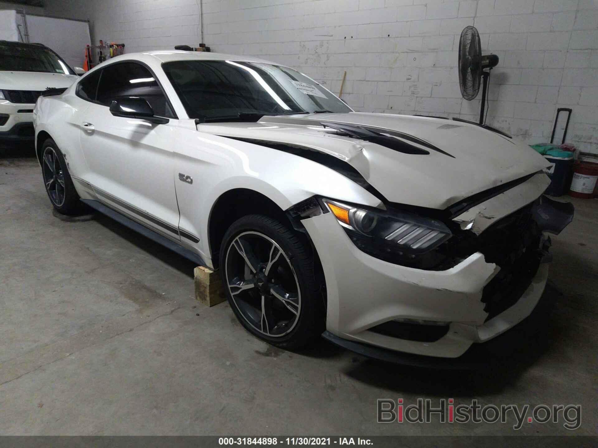 Photo 1FA6P8CF5H5256868 - FORD MUSTANG 2017