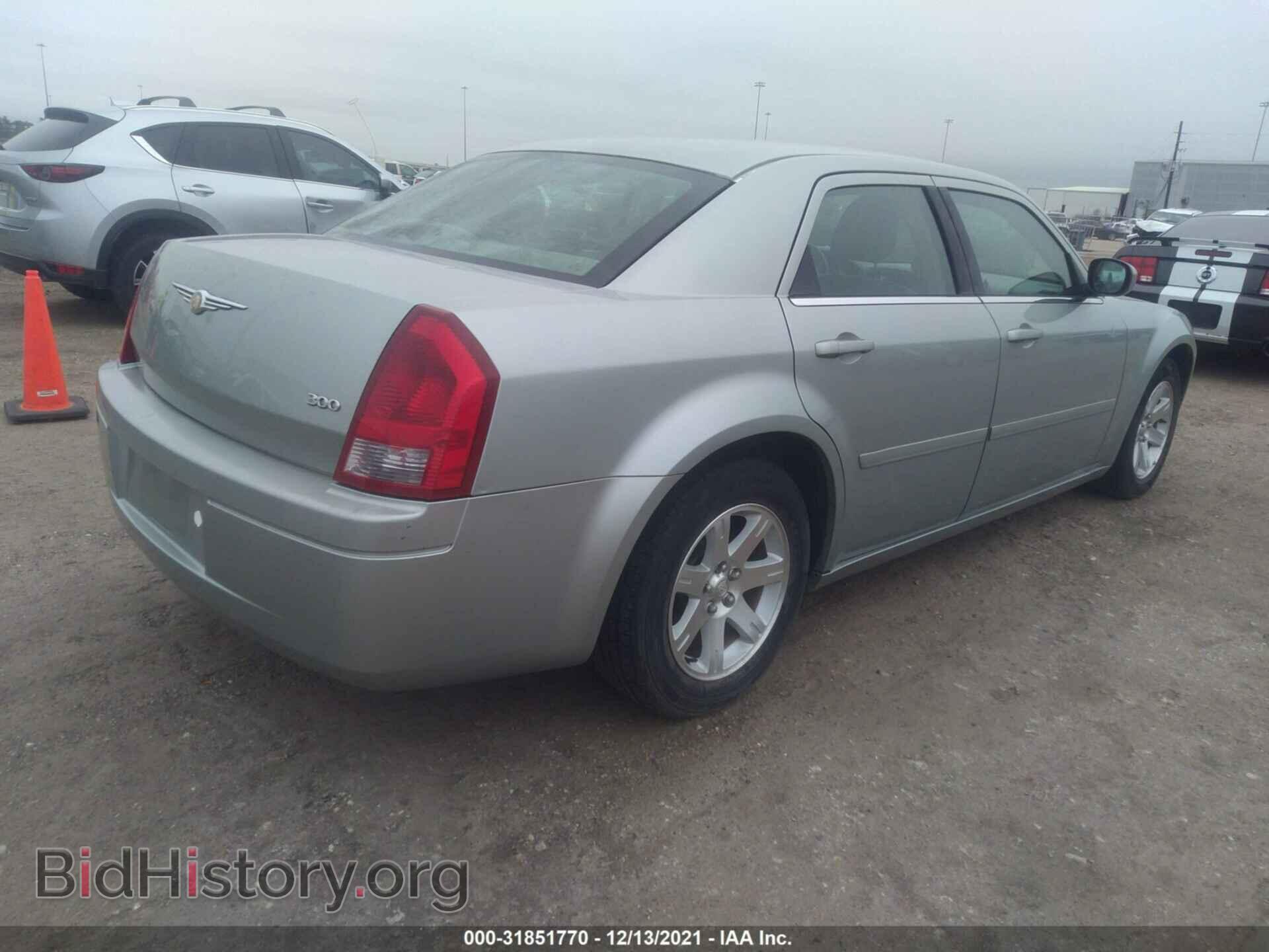 2006 CHRYSLER 300 - VIN: 2C3LA43R76H291407 - Фото 4