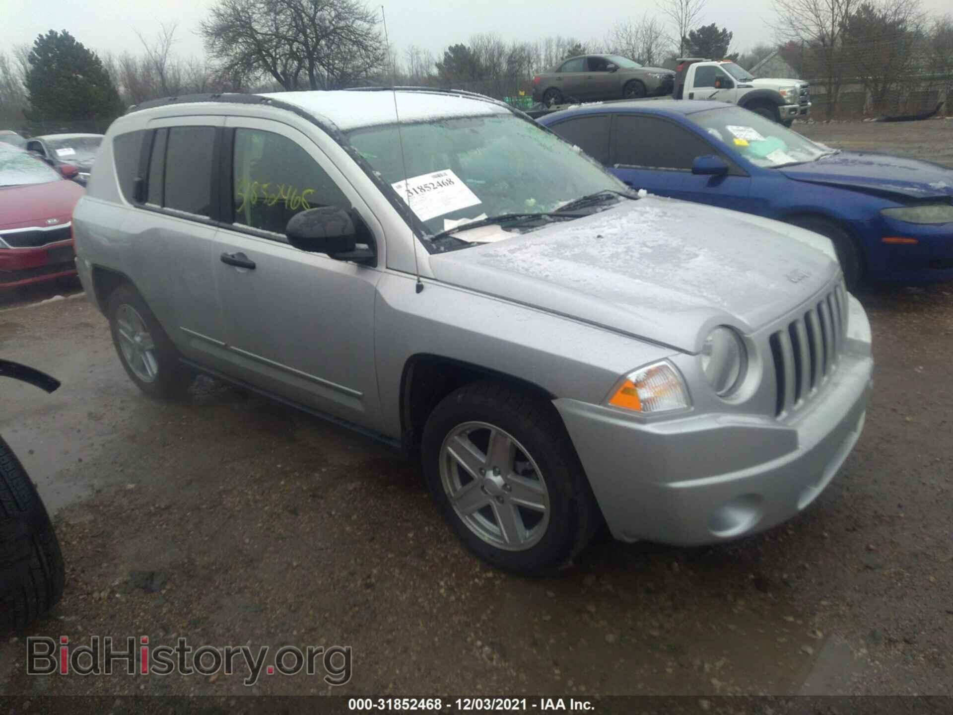 Фотография 1J8FF47B09D176701 - JEEP COMPASS 2009