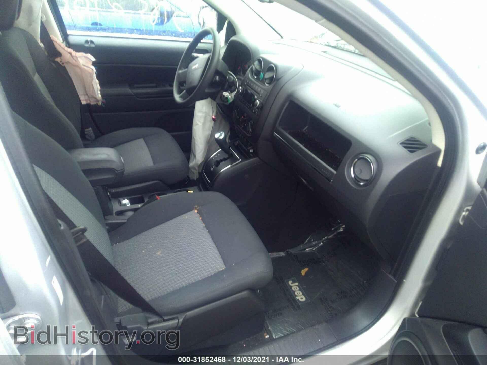 2009 JEEP COMPASS - VIN: 1J8FF47B09D176701 - Photo 5