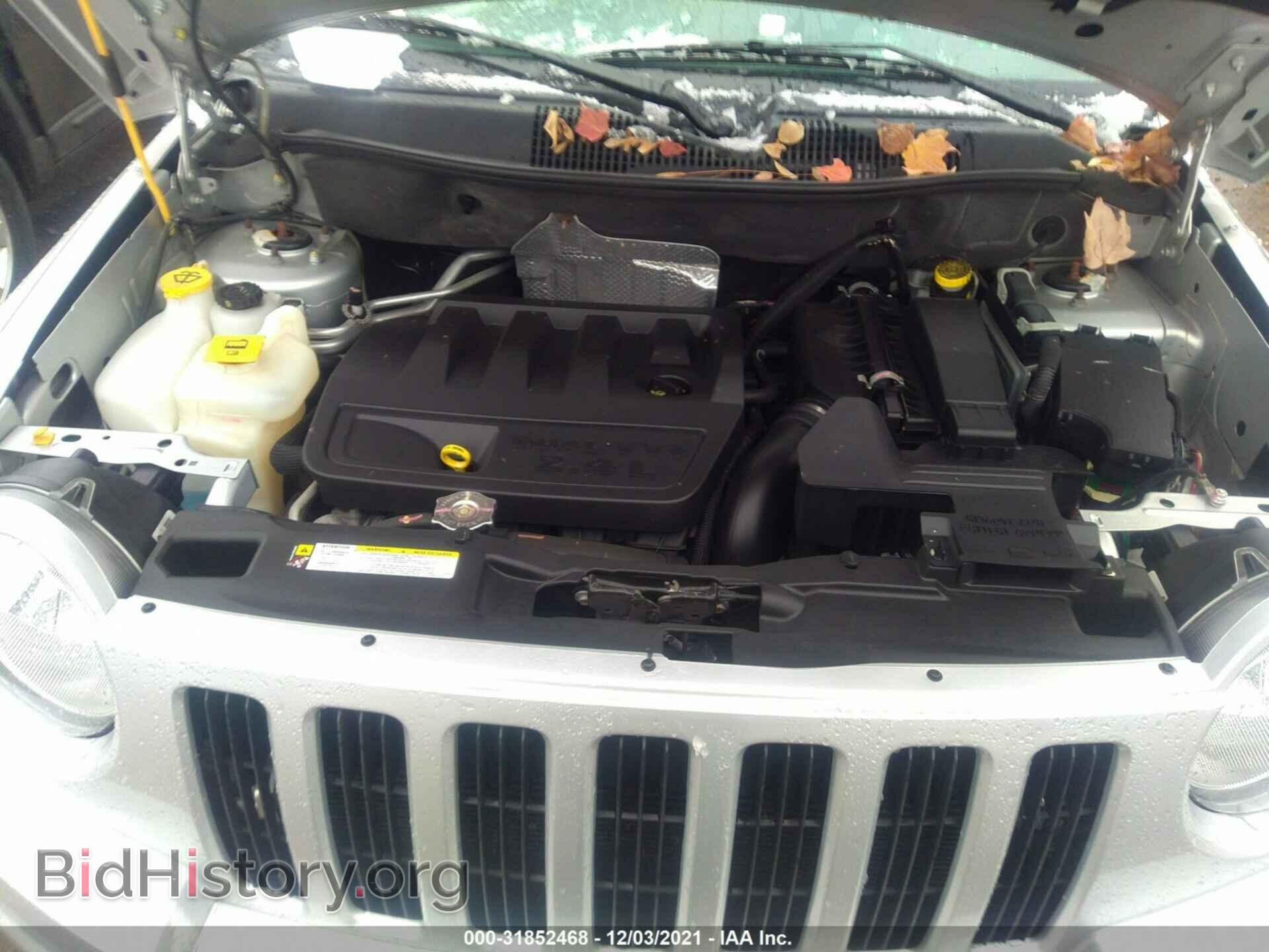 2009 JEEP COMPASS - VIN: 1J8FF47B09D176701 - Photo 10