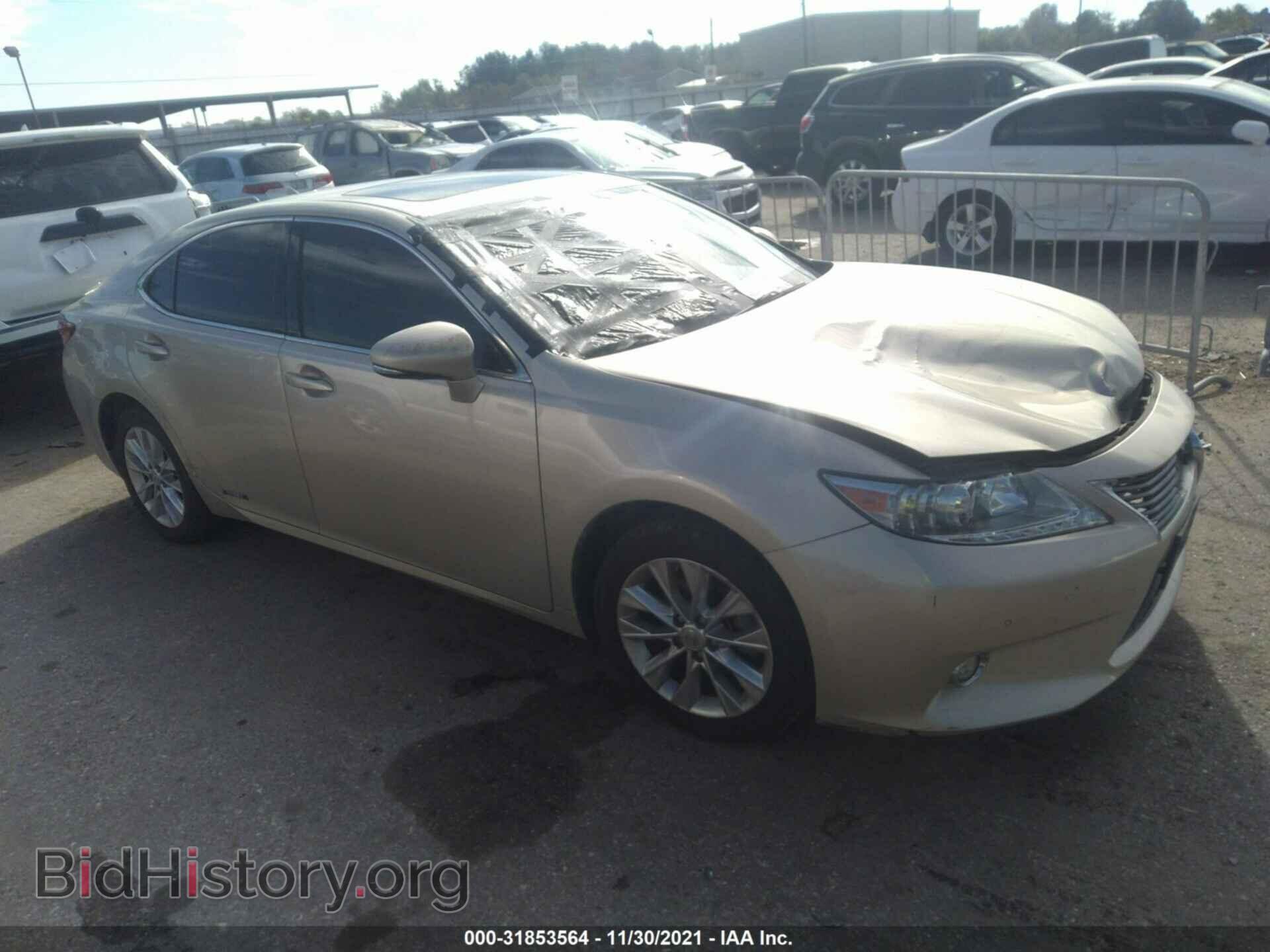 Фотография JTHBW1GG3E2042849 - LEXUS ES 300H 2014
