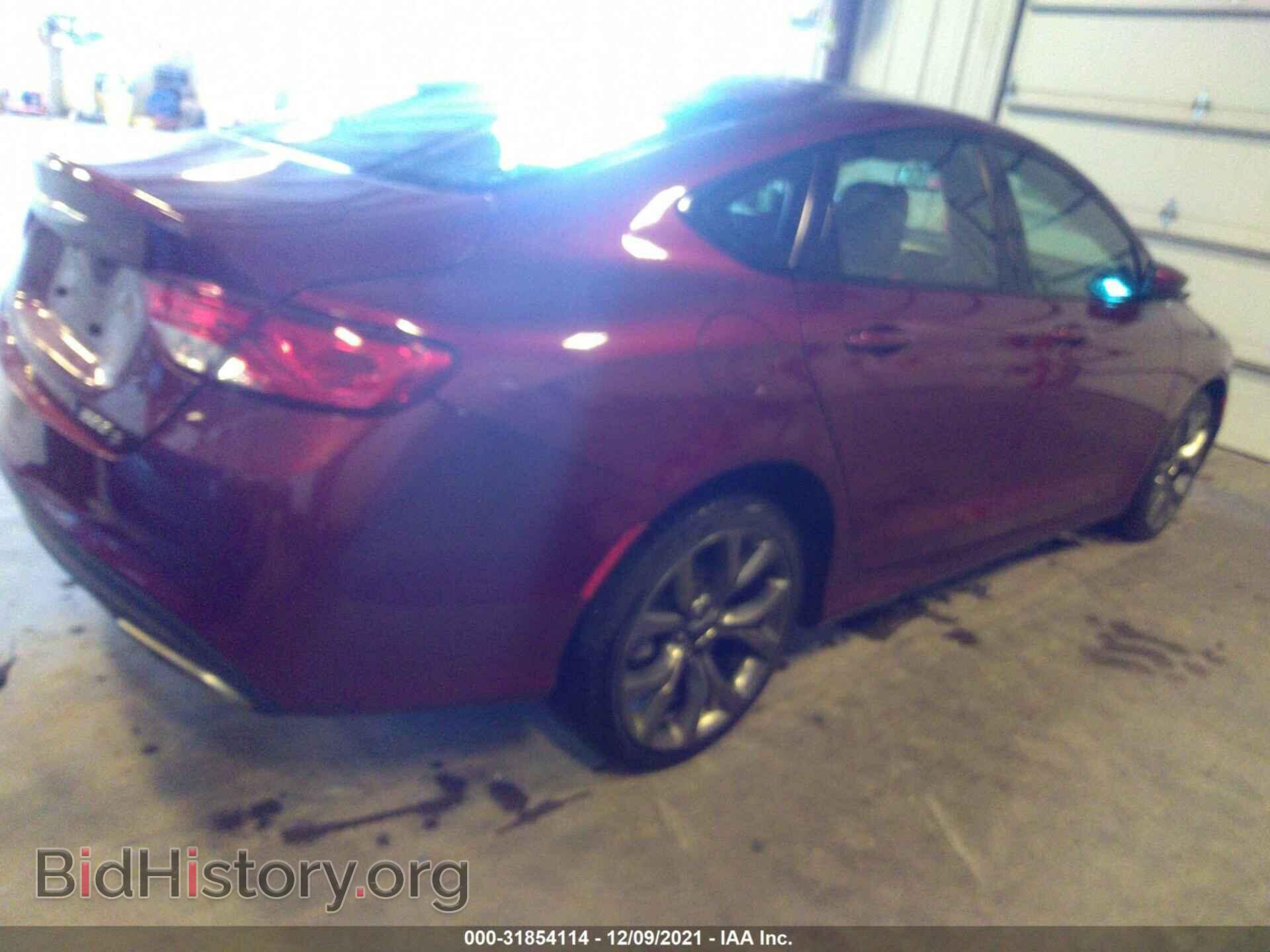 2015 CHRYSLER 200 - VIN: 1C3CCCDGXFN636468 - Photo 4