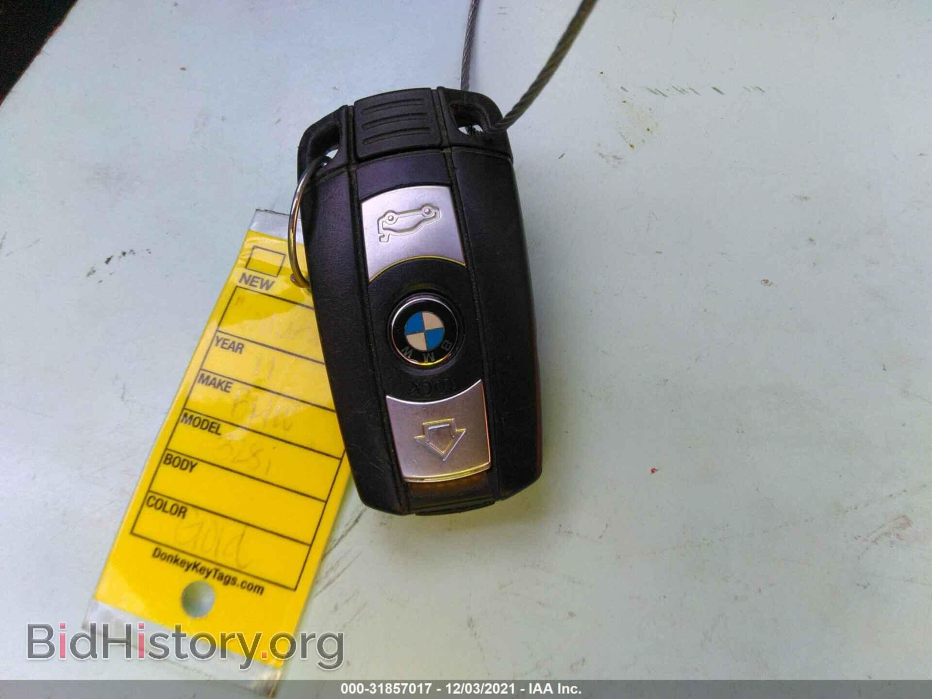 2011 BMW 3 SERIES - VIN: WBAPH7C52BE674516 - Фото 11