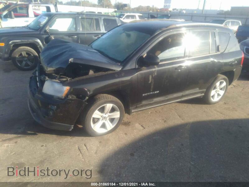 2011 Jeep COMPASS (VIN 1J4NT1FB9BD138640) — фото 2 из 11