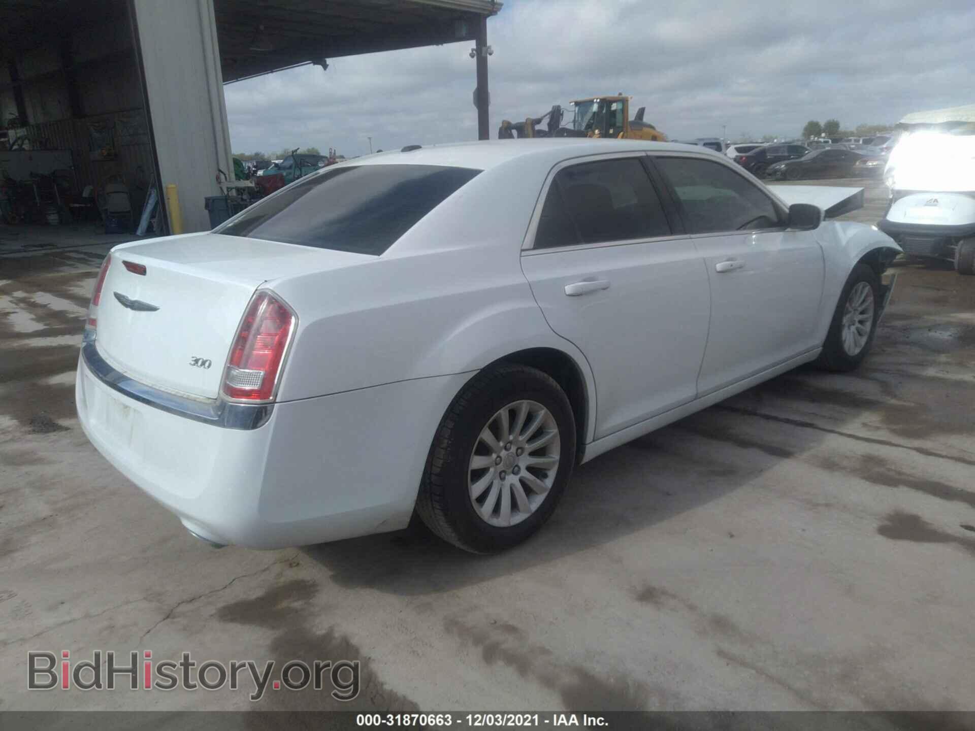 2012 CHRYSLER 300 - VIN: 2C3CCAAG1CH104894 - Фото 4