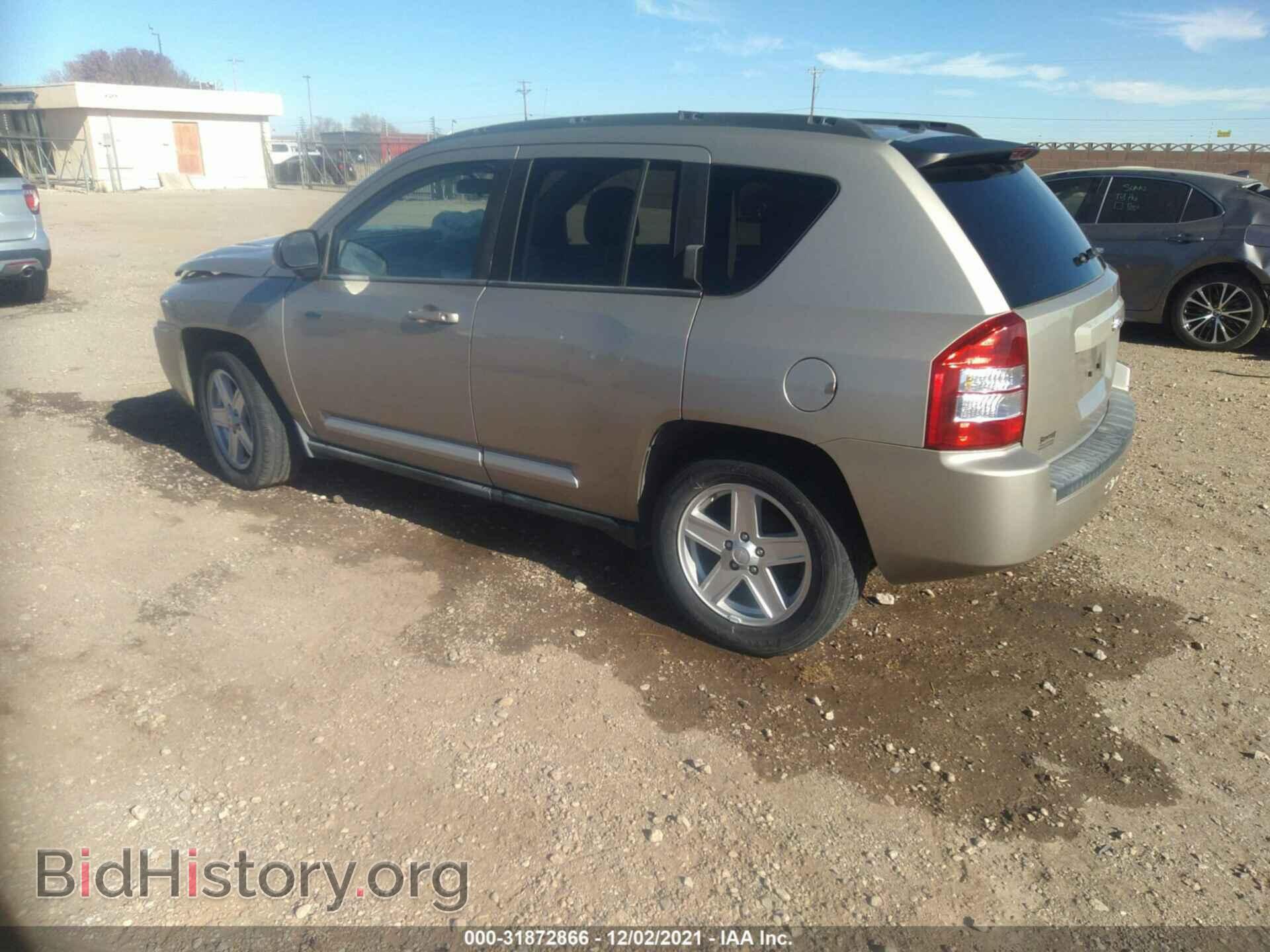 2010 JEEP COMPASS - VIN: 1J4NT1FA2AD621764 - Photo 3