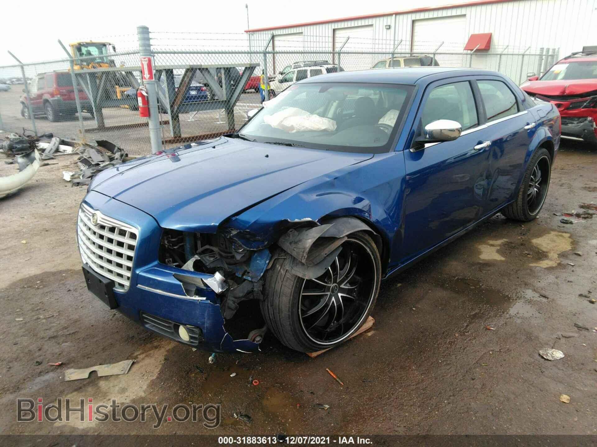 2010 CHRYSLER 300 - VIN: 2C3CA4CD9AH112622 - Фото 2