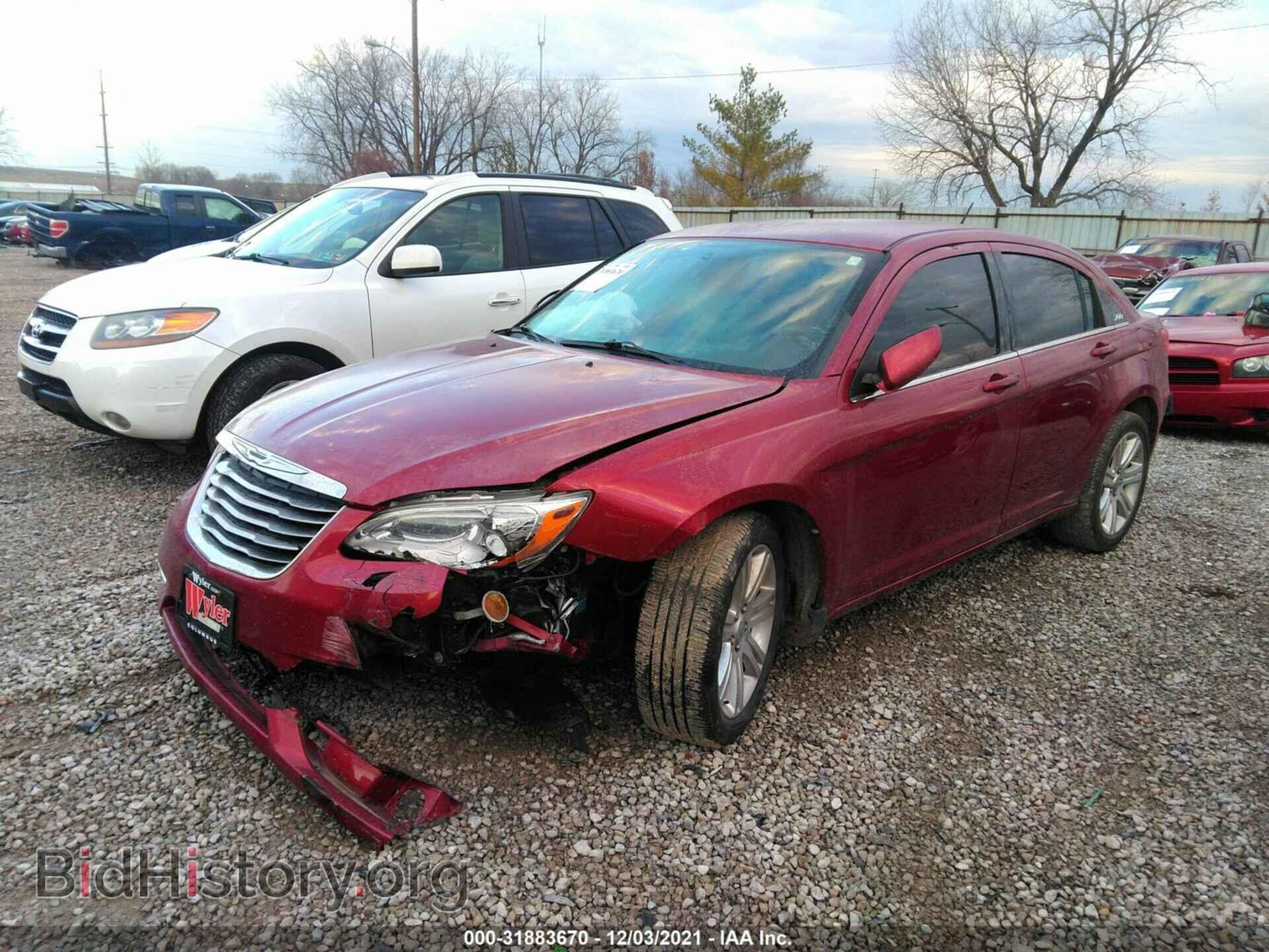 2012 CHRYSLER 200 - VIN: 1C3CCBBBXCN135920 - Фото 2