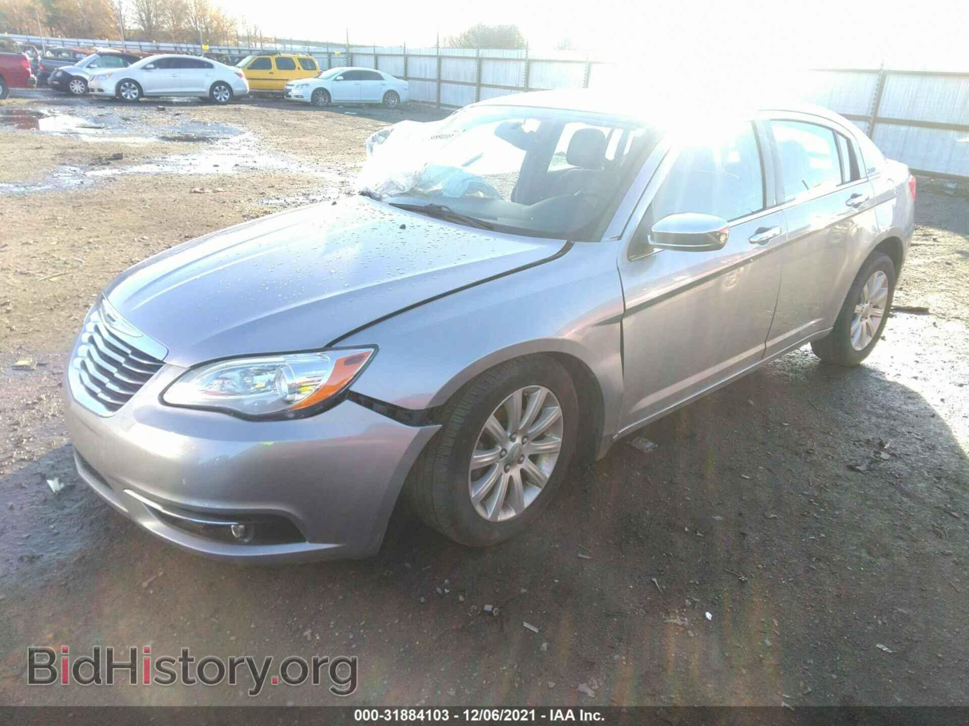 2013 CHRYSLER 200 - VIN: 1C3CCBCG3DN751762 - Фото 2