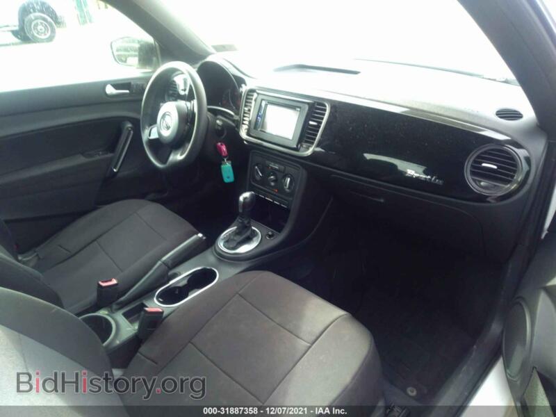 2012 Volkswagen BEETLE (VIN 3VWFP7AT6CM643975) — фото 5 из 11