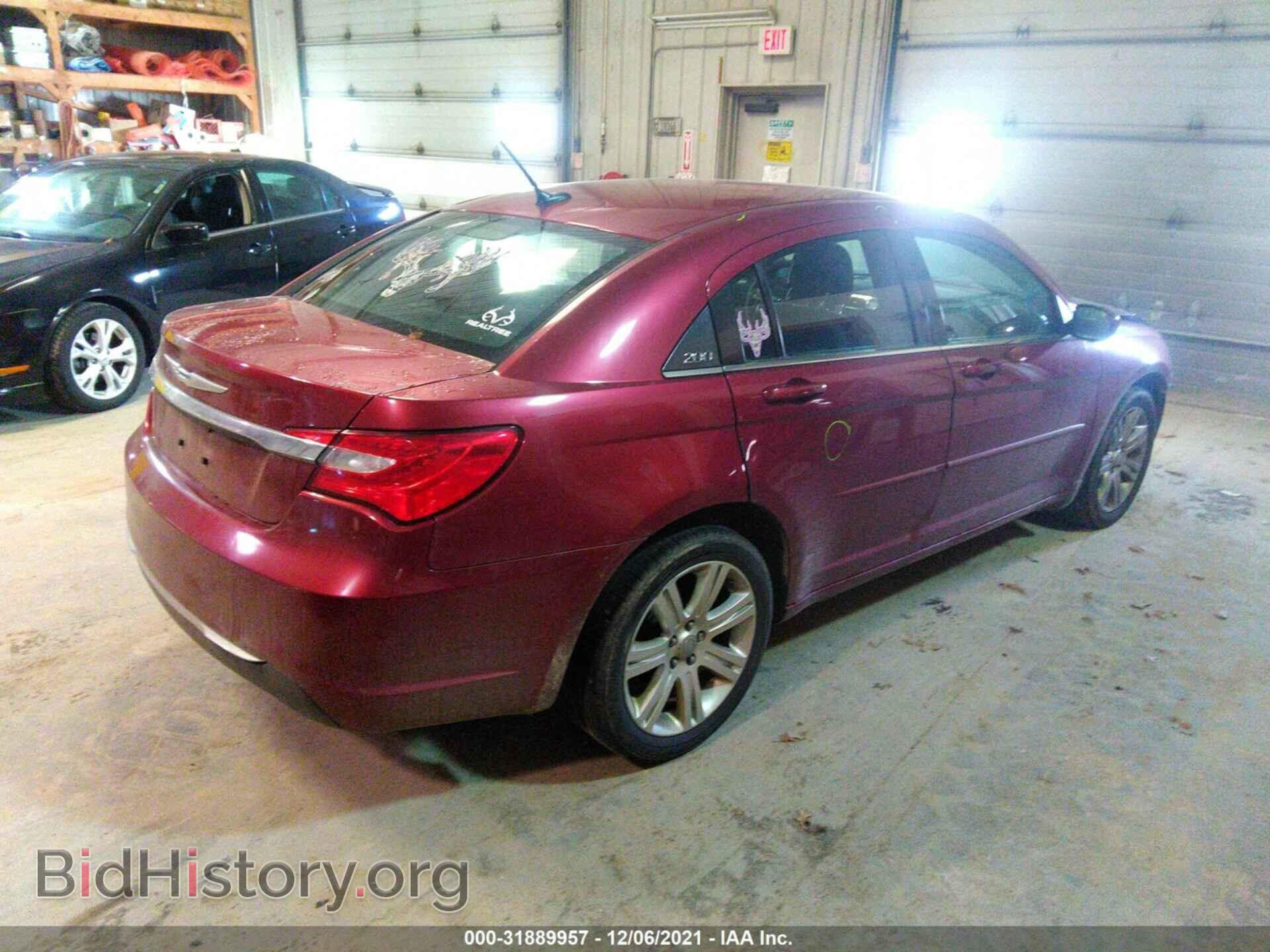 2012 CHRYSLER 200 - VIN: 1C3CCBAB8CN207988 - Фото 4