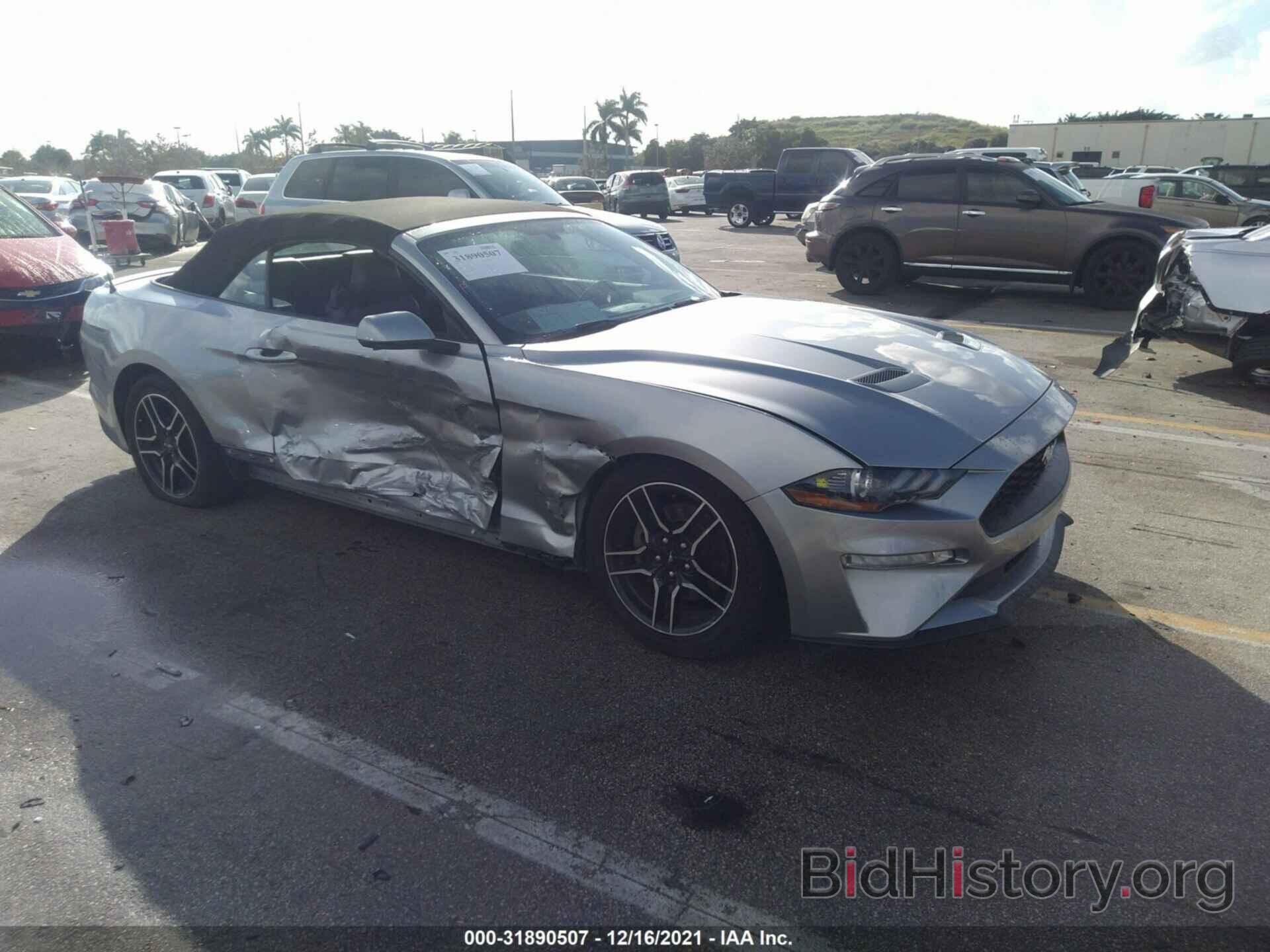 Photo 1FATP8UHXL5114530 - FORD MUSTANG 2020