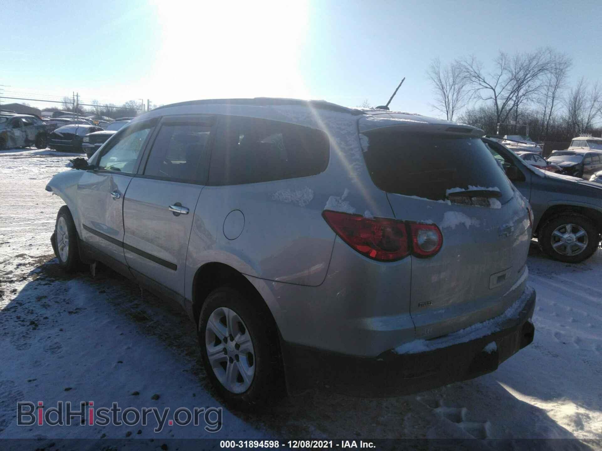 2012 CHEVROLET TRAVERSE - VIN: 1GNKVEED4CJ402046 - Фото 3