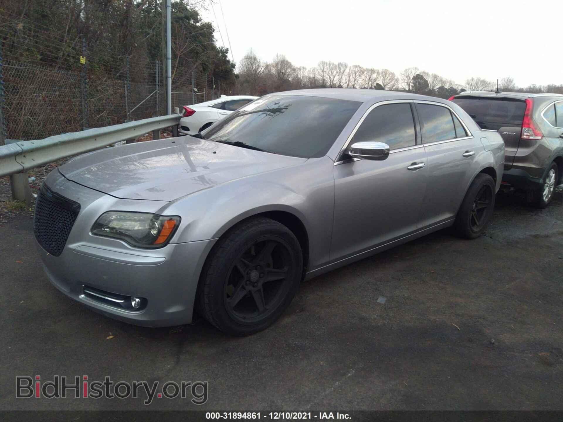 2013 CHRYSLER 300 - VIN: 2C3CCAET7DH674021 - Фото 2