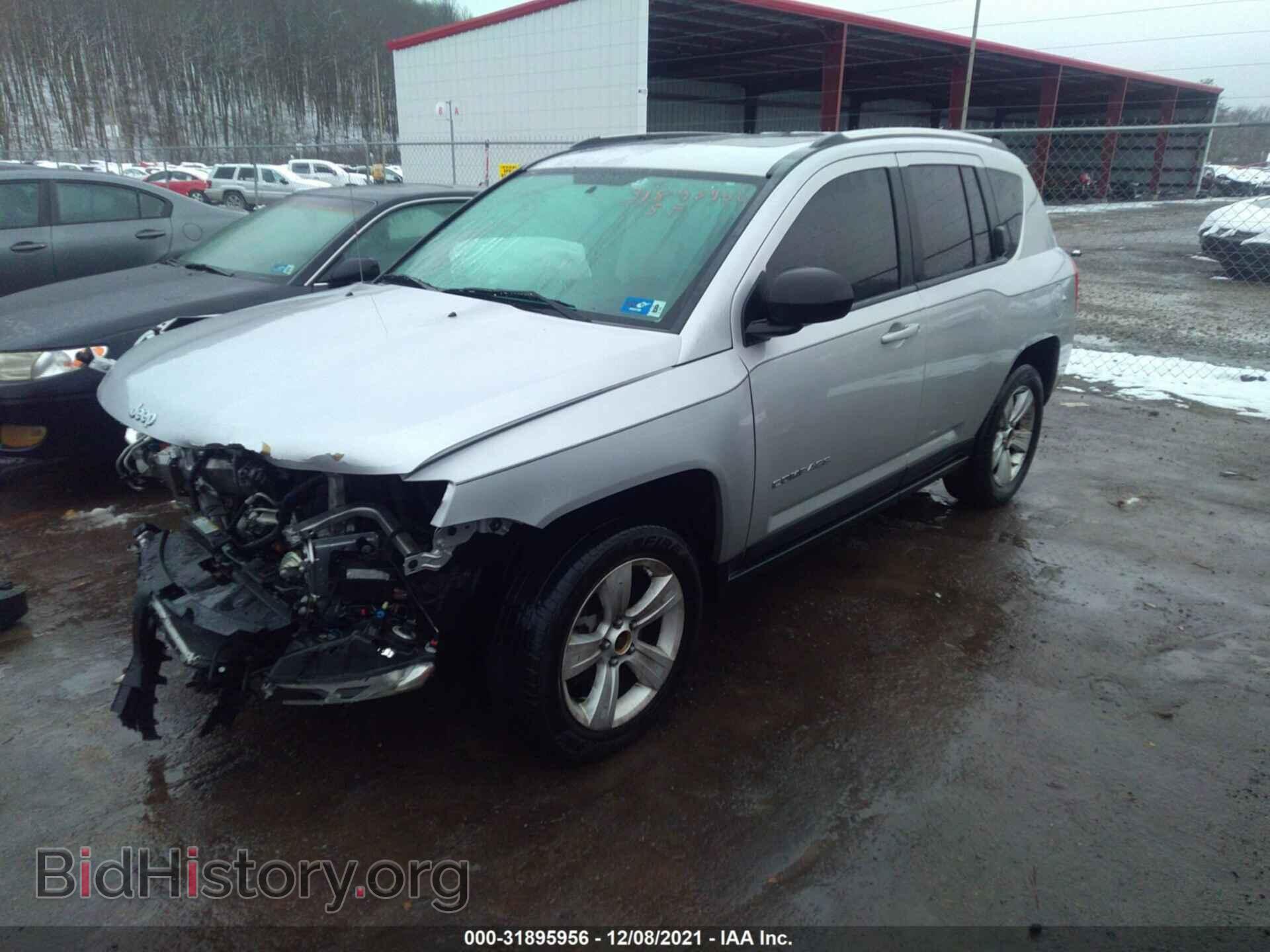 2011 JEEP COMPASS - VIN: 1J4NF1FB0BD279085 - Photo 2