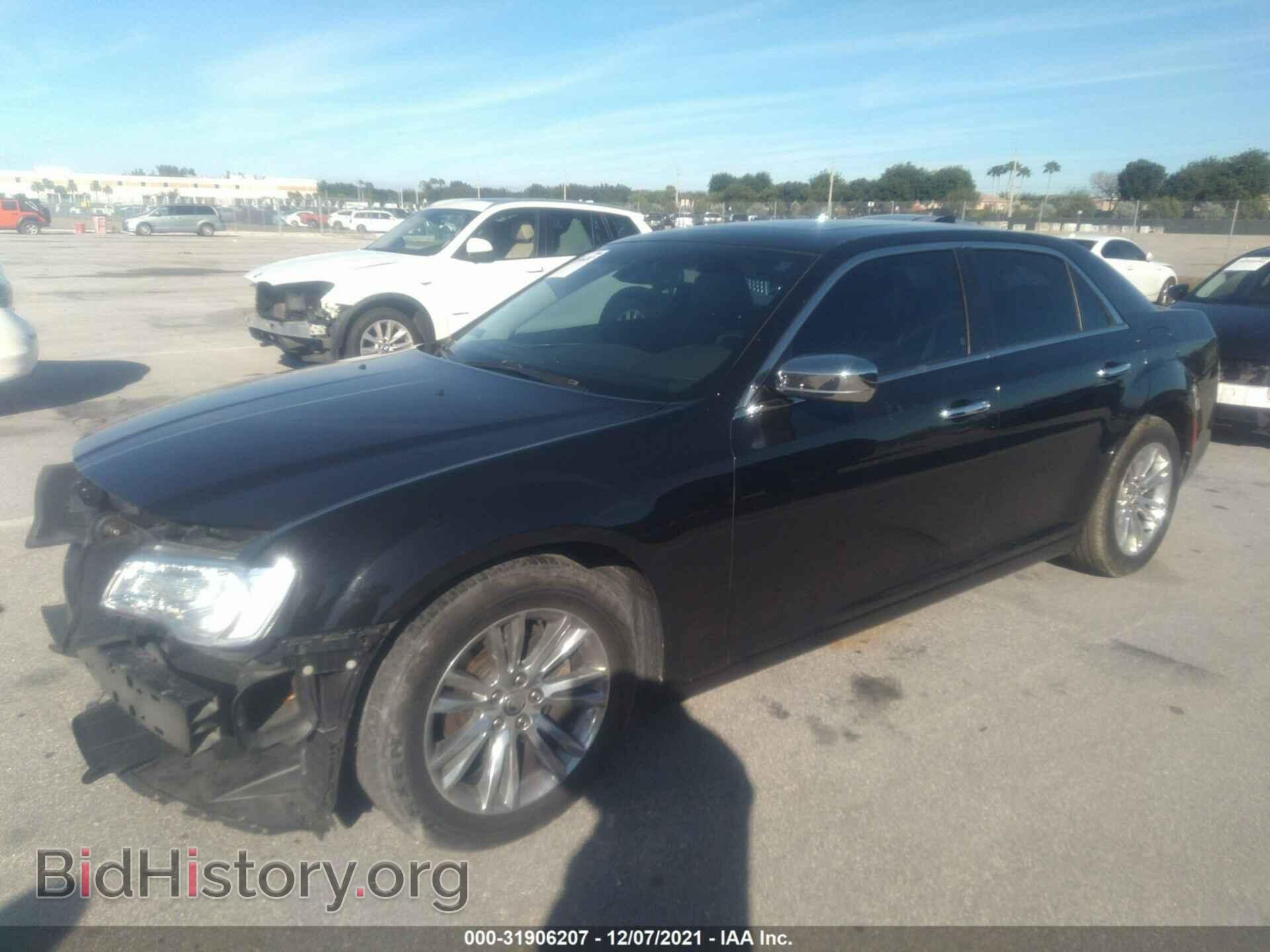 2017 CHRYSLER 300 - VIN: 2C3CCAEG1HH579933 - Фото 2