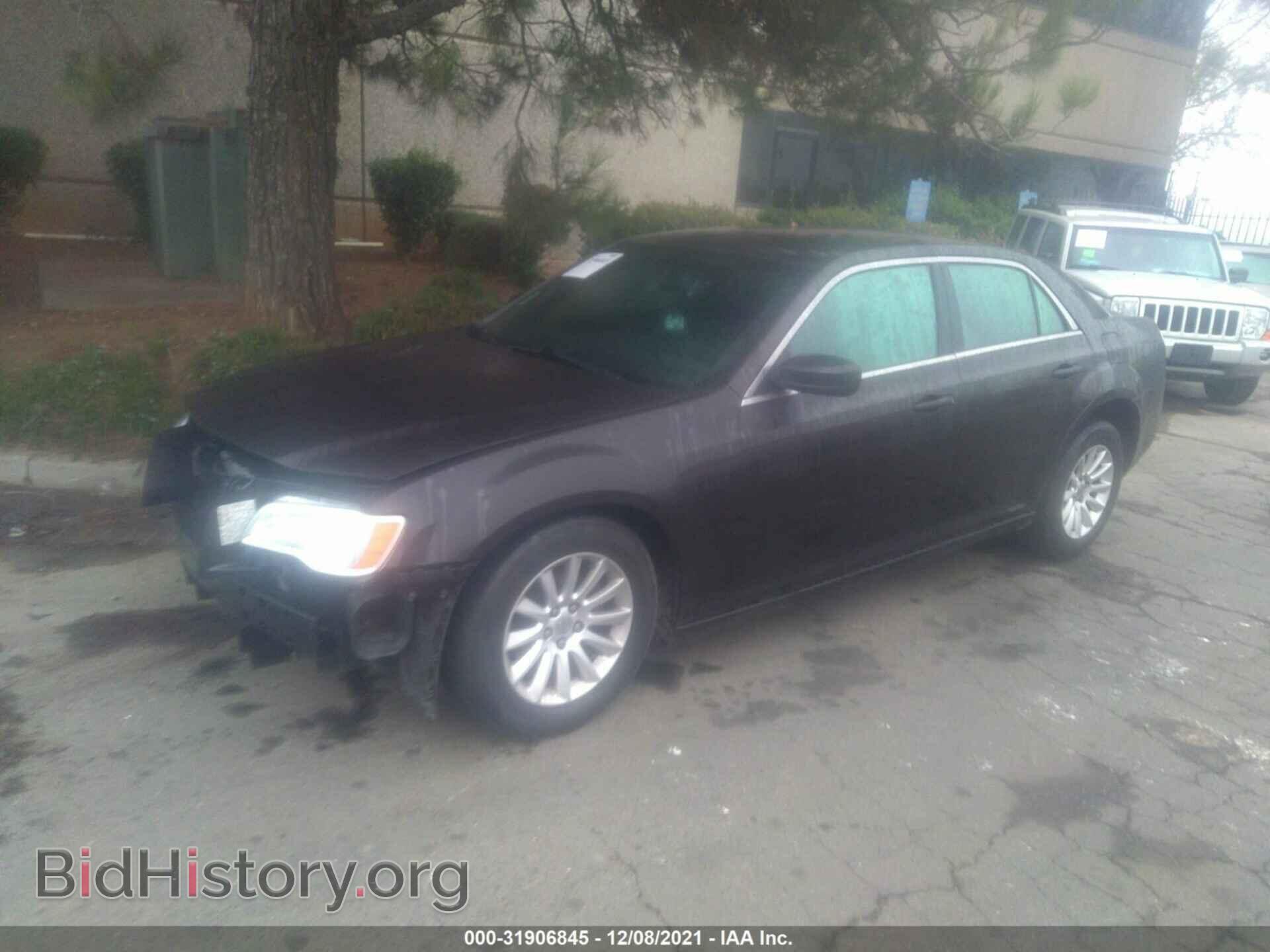 2012 CHRYSLER 300 - VIN: 2C3CCAAG0CH268122 - Фото 2