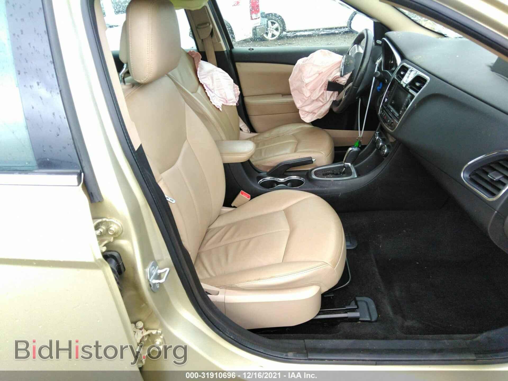 2011 CHRYSLER 200 - VIN: 1C3BC2FB4BN520183 - Фото 5