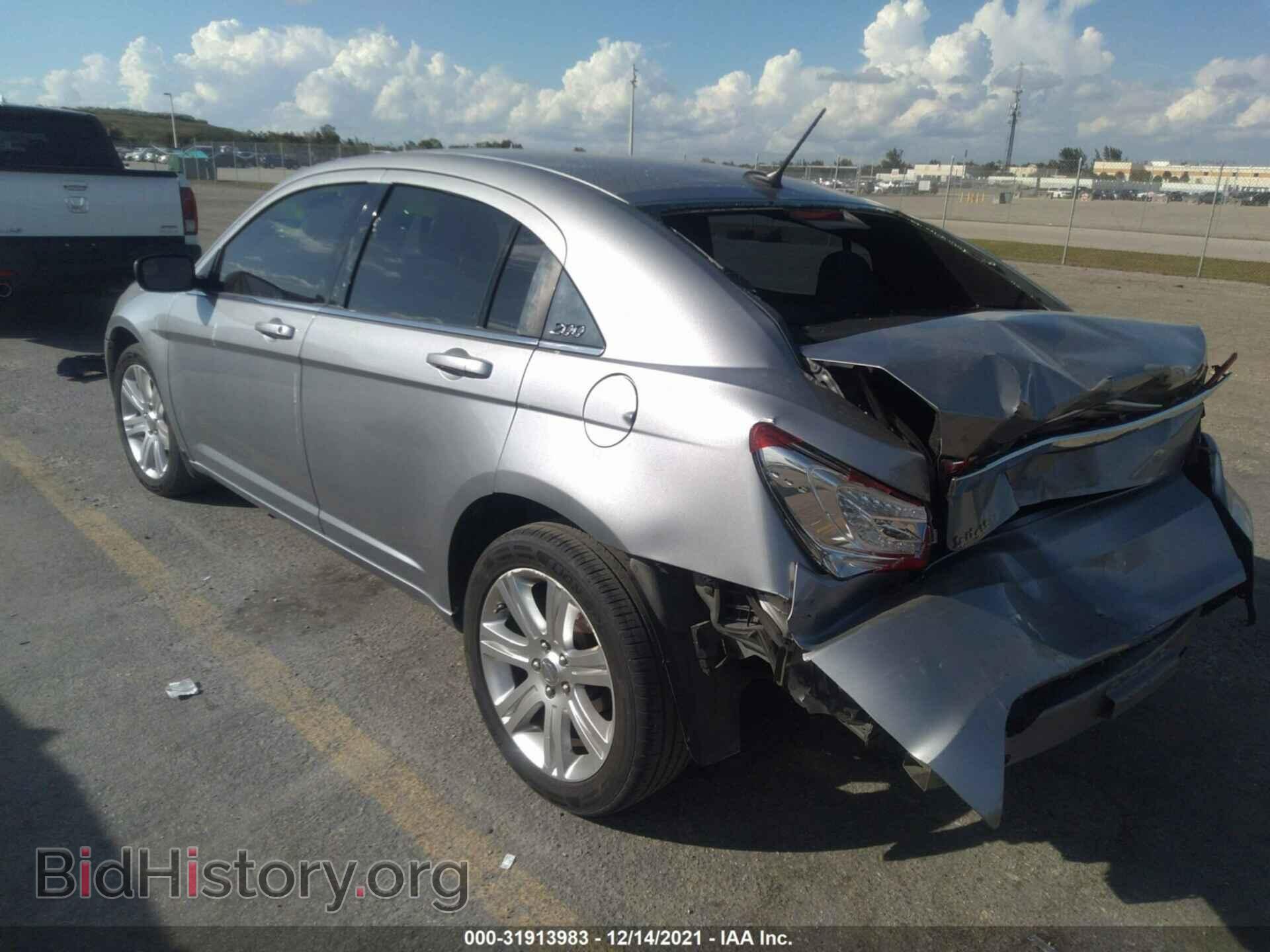 2013 CHRYSLER 200 - VIN: 1C3CCBBB8DN538800 - Фото 3