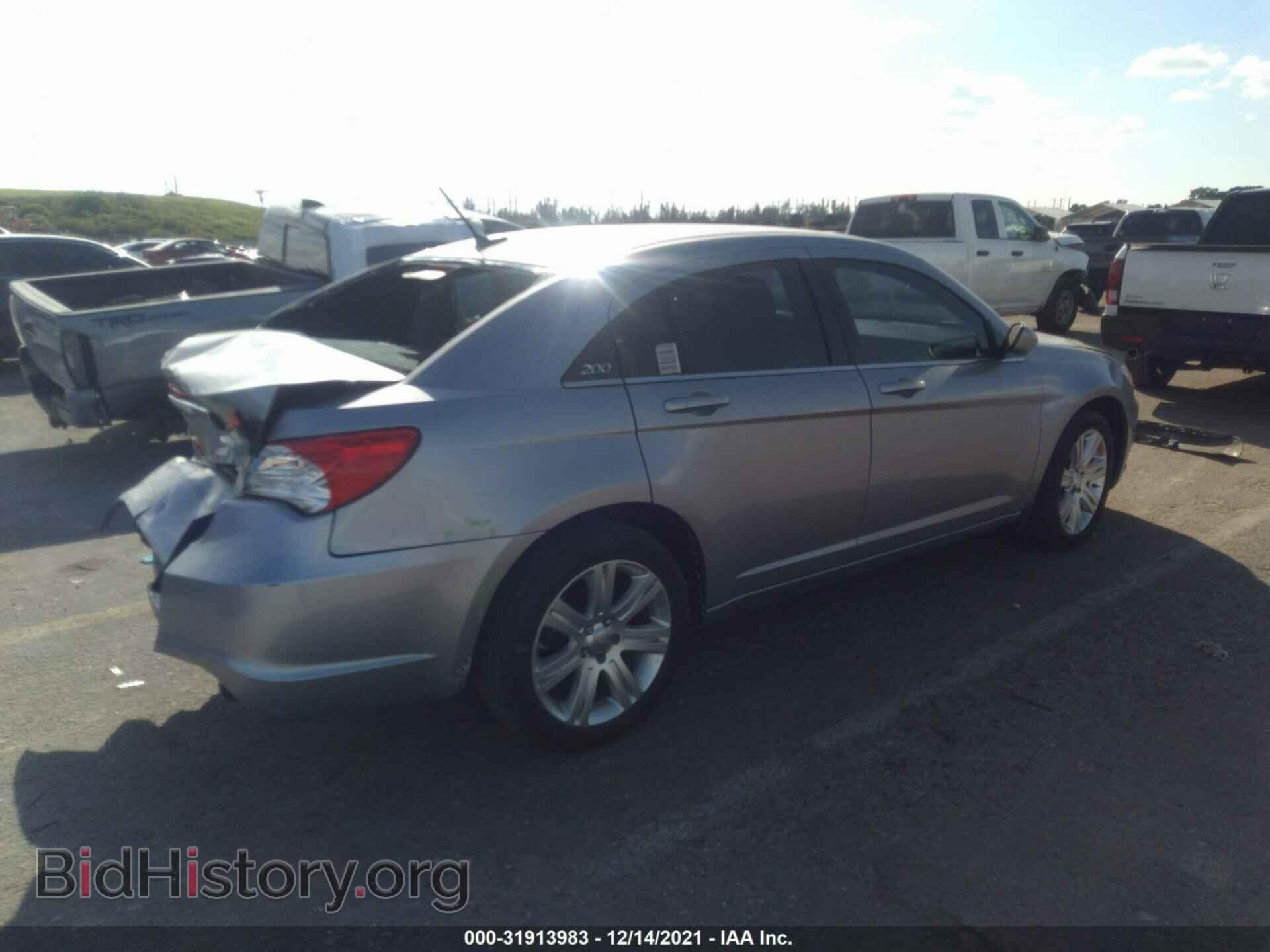 2013 CHRYSLER 200 - VIN: 1C3CCBBB8DN538800 - Фото 4