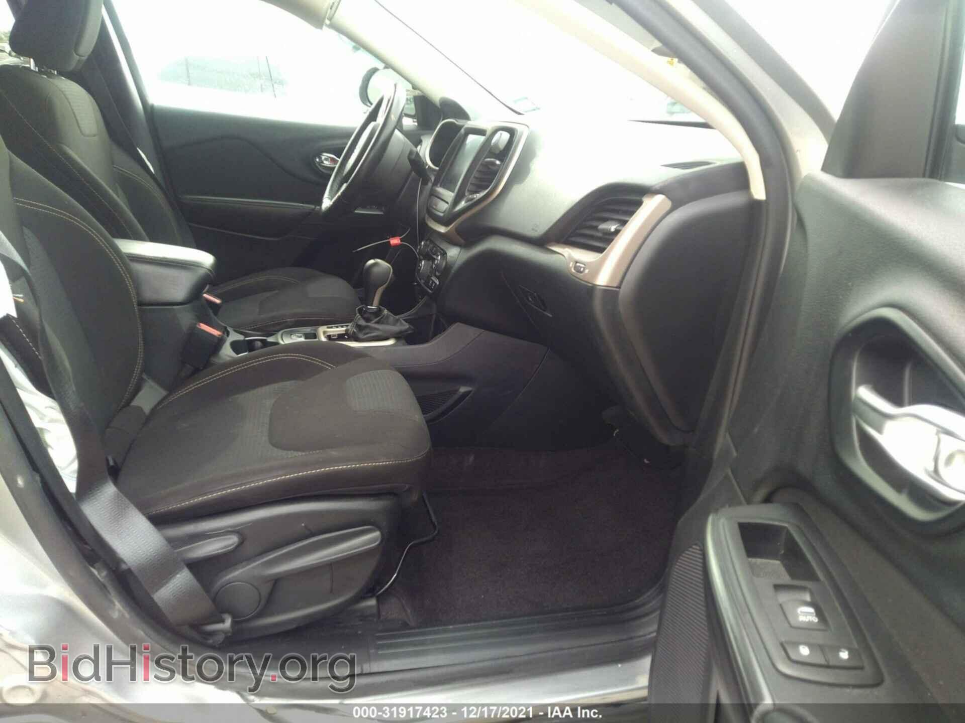 2016 JEEP CHEROKEE - VIN: 1C4PJLCB2GW217647 - Фото 5