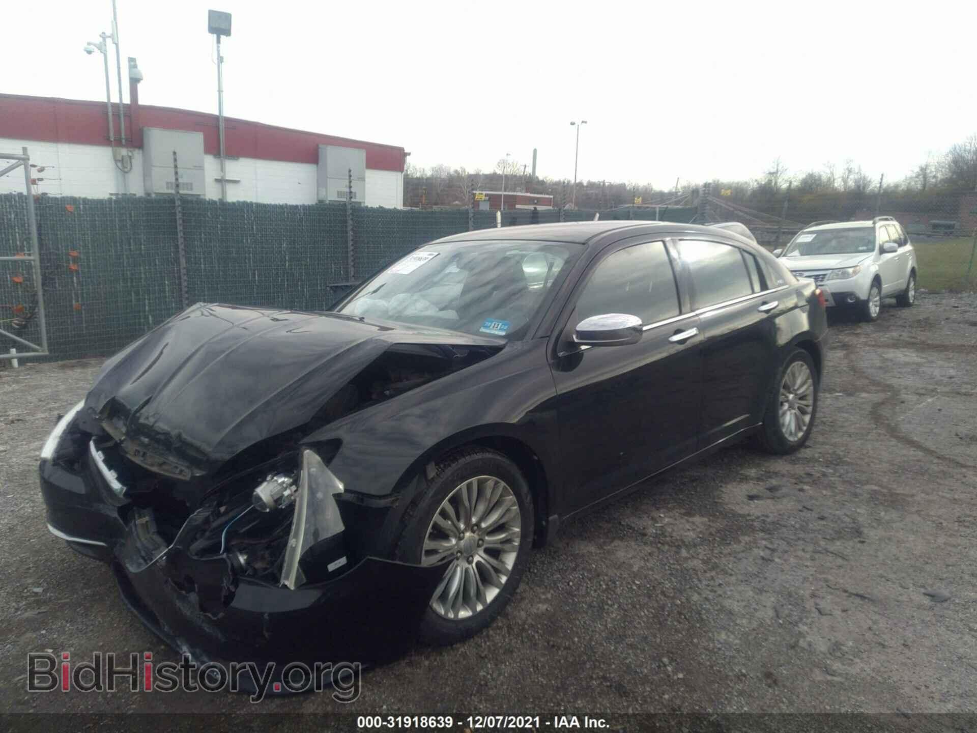 2012 CHRYSLER 200 - VIN: 1C3CCBCBXCN192553 - Фото 2